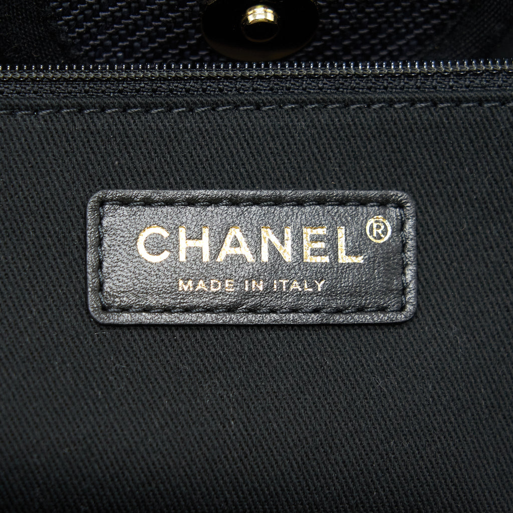 CHANEL MEDIUM DEAUVILLE TOTE IN BLACK GHW