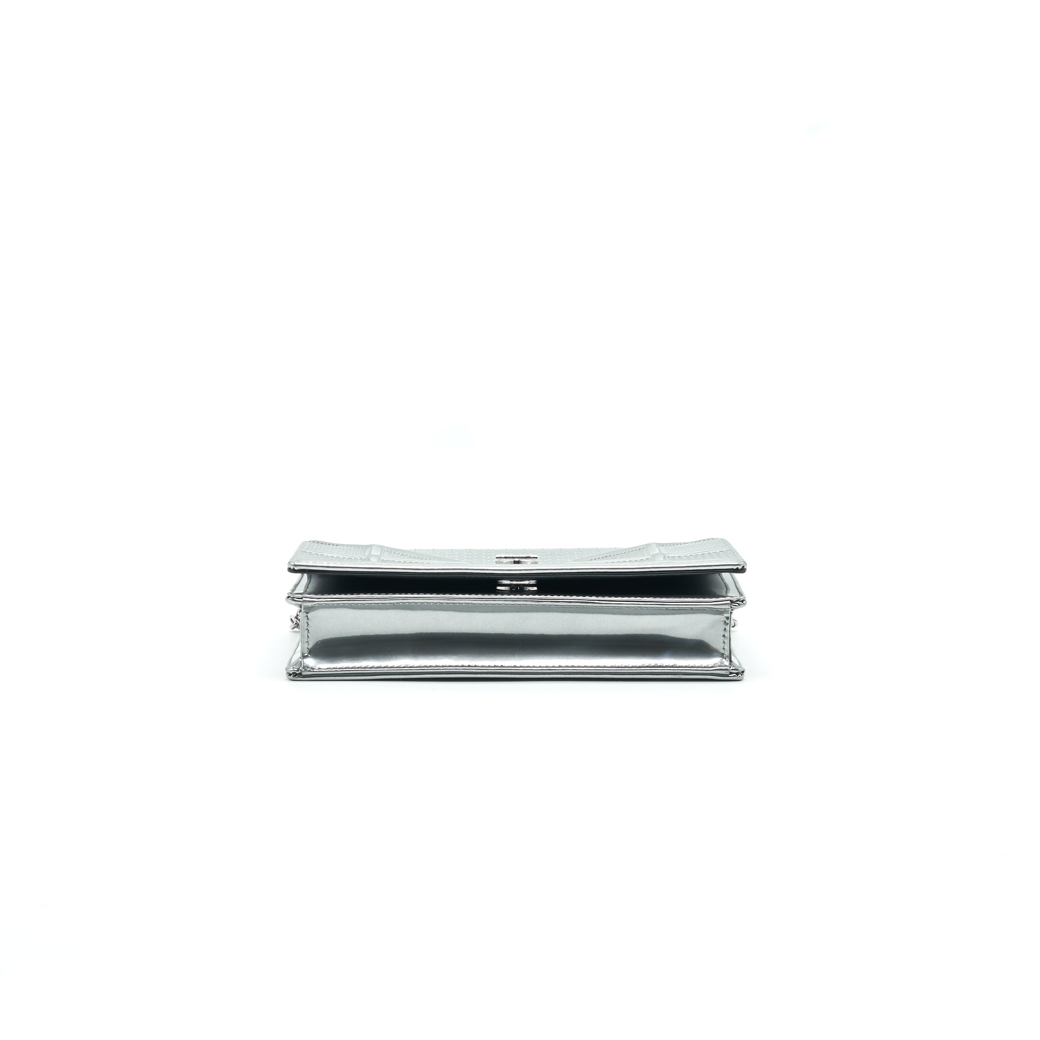 DIOR DIORAMA WALLET ON CHAIN SILVER