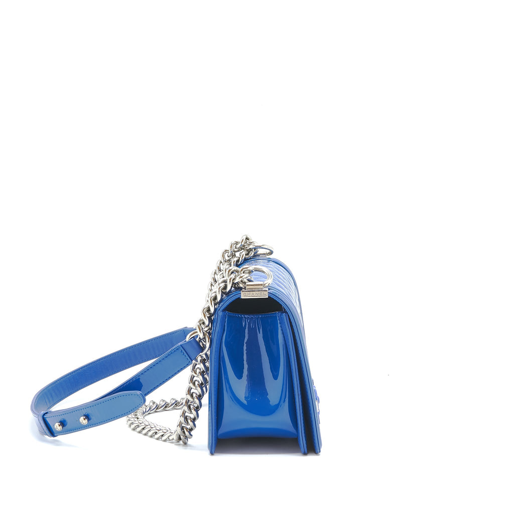 CHANEL MEDIUM BOY CHANEL PATENT LEATHER ELECTRIC BLUE WITH SHW
