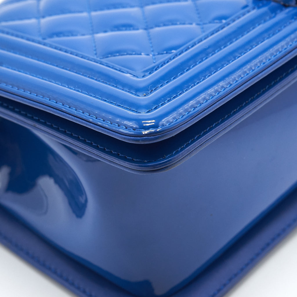 CHANEL MEDIUM BOY CHANEL PATENT LEATHER ELECTRIC BLUE WITH SHW
