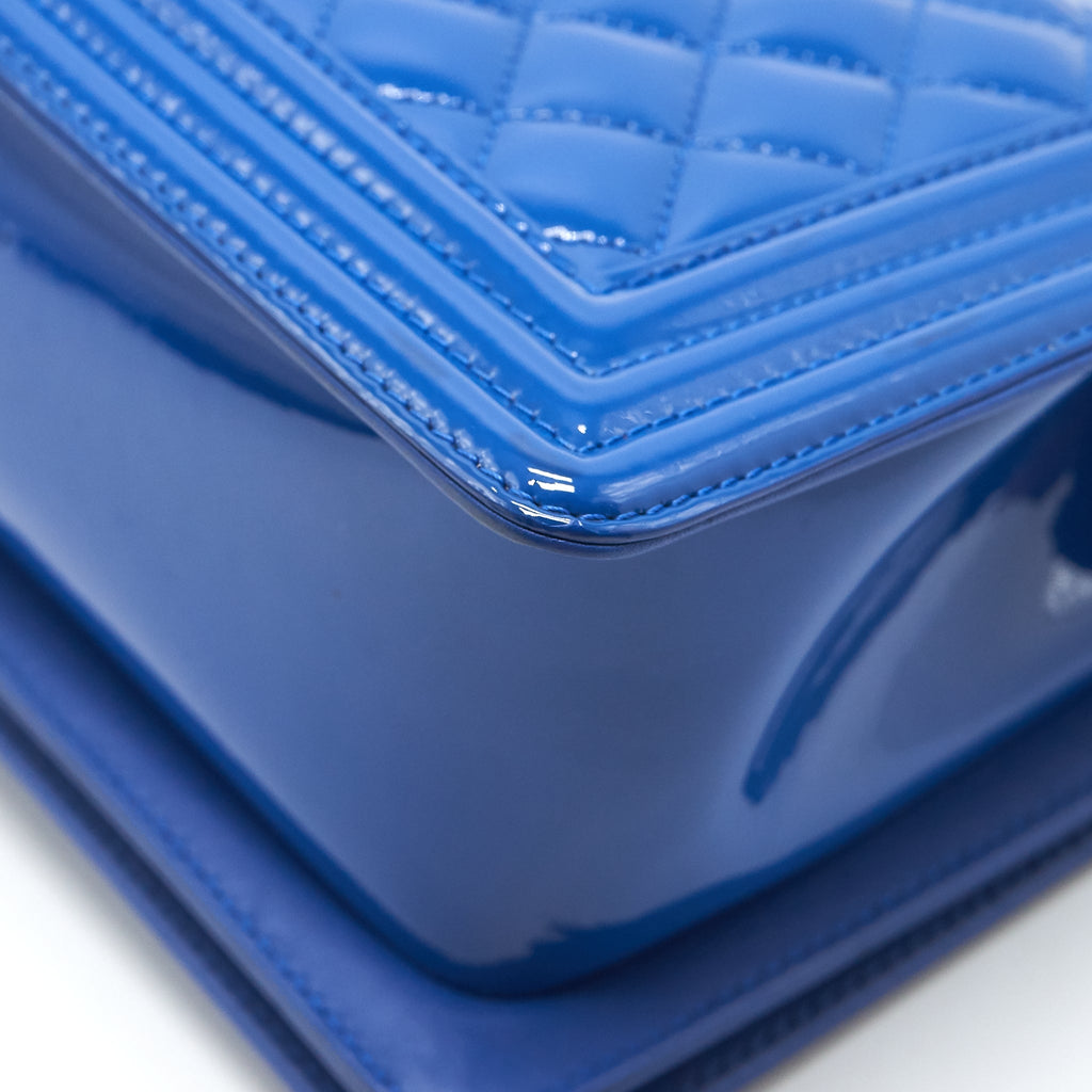 CHANEL MEDIUM BOY CHANEL PATENT LEATHER ELECTRIC BLUE WITH SHW