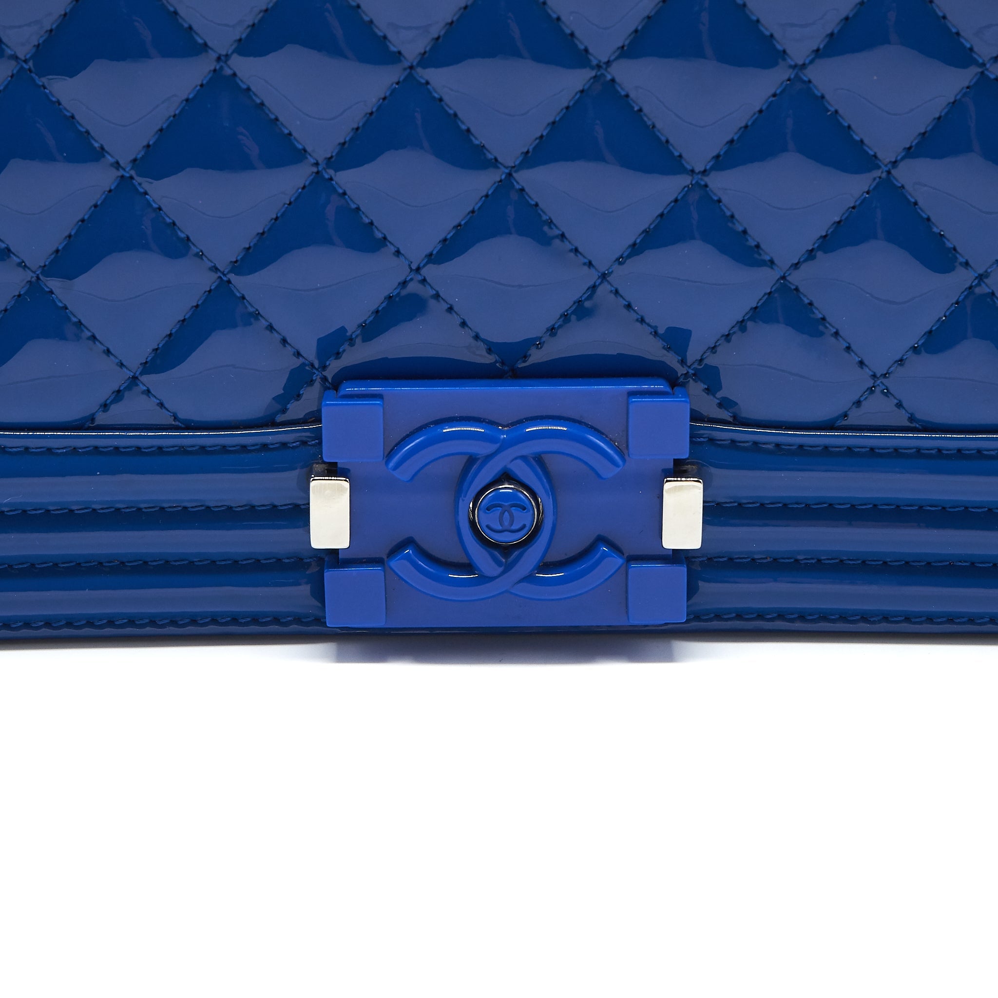 CHANEL MEDIUM BOY CHANEL PATENT LEATHER ELECTRIC BLUE WITH SHW