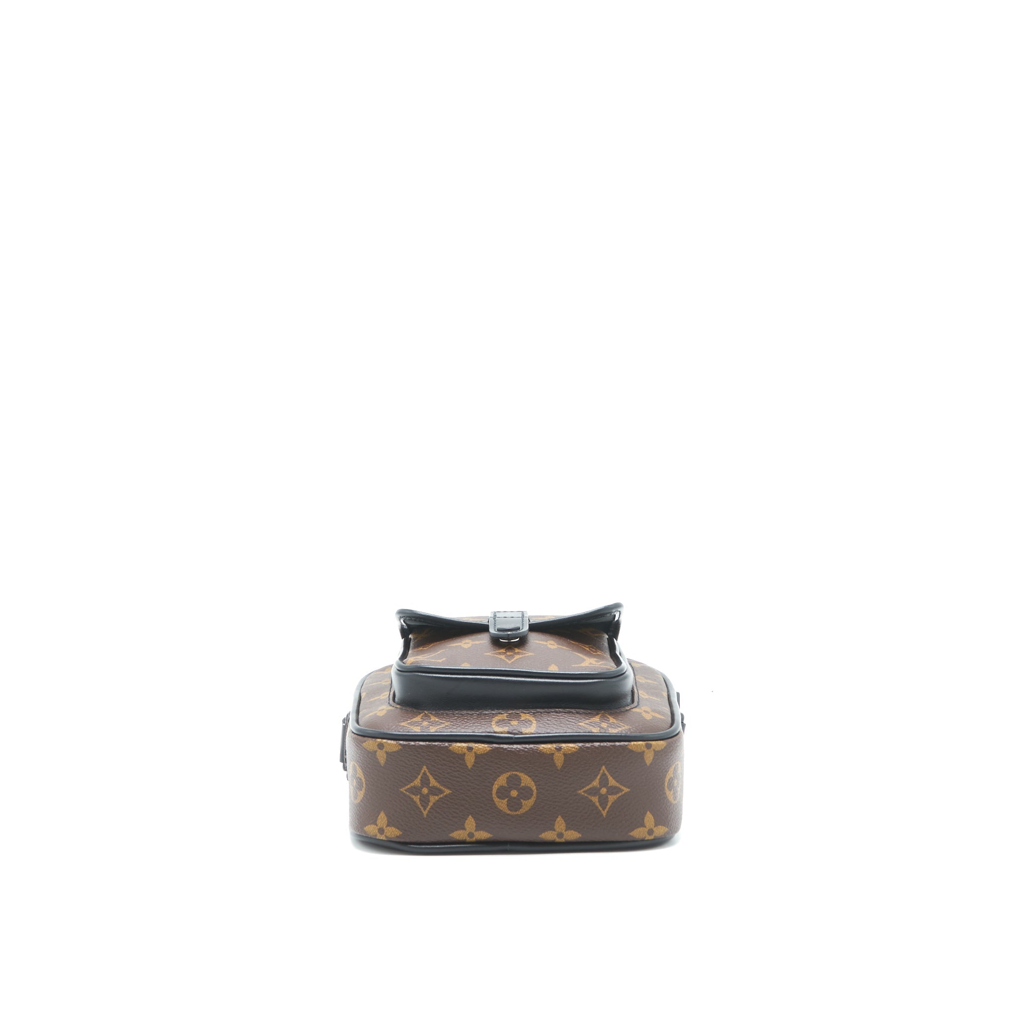 LOUIS VUITTON CROSS BODY CAMERA BAG MONOGRAM