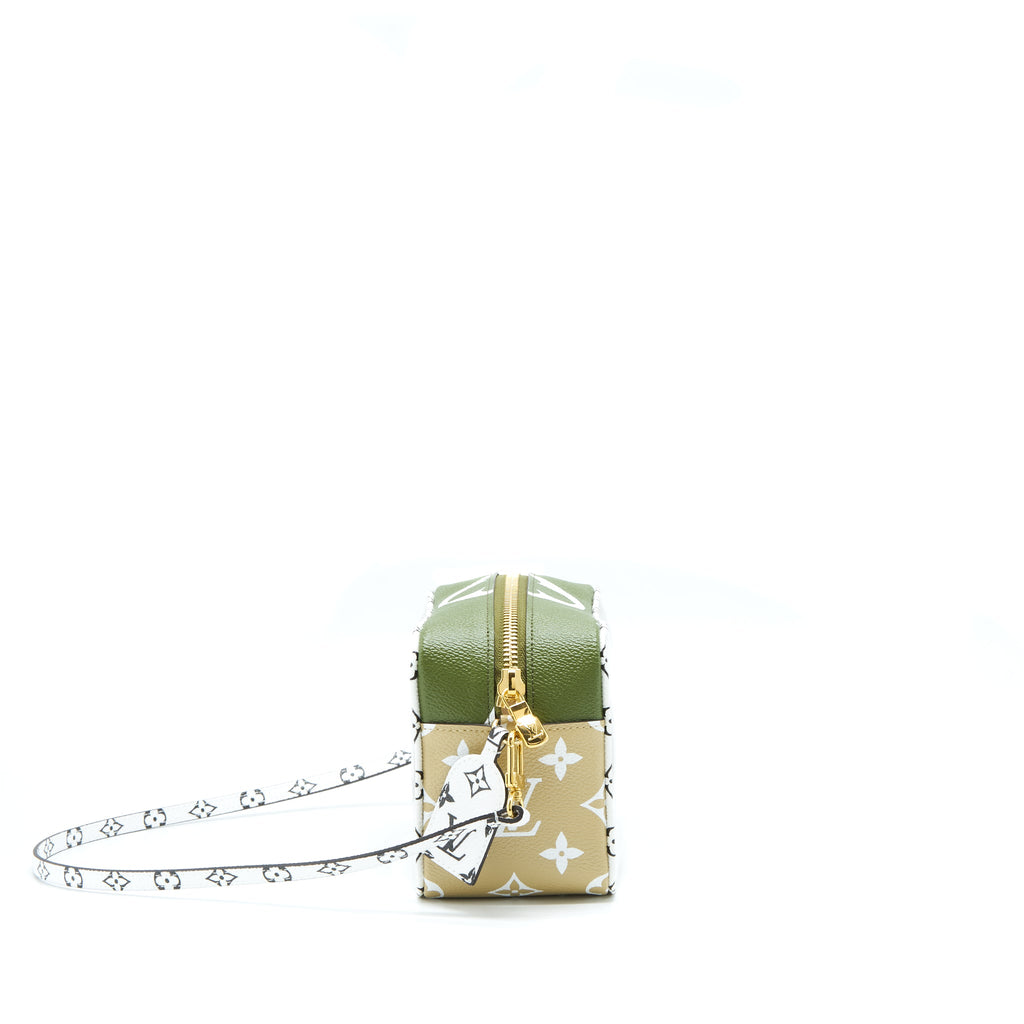 LOUIS VUITTON PVC GIANT BEACH POUCH MULTICOLOUR WITH AN EXTRA STRAP