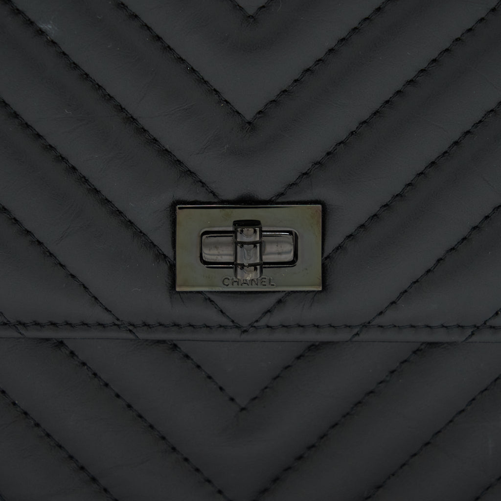 CHANEL 2.55 SQUARE WALLET ON CHAIN CHEVRON CALFSKIN SO BLACK