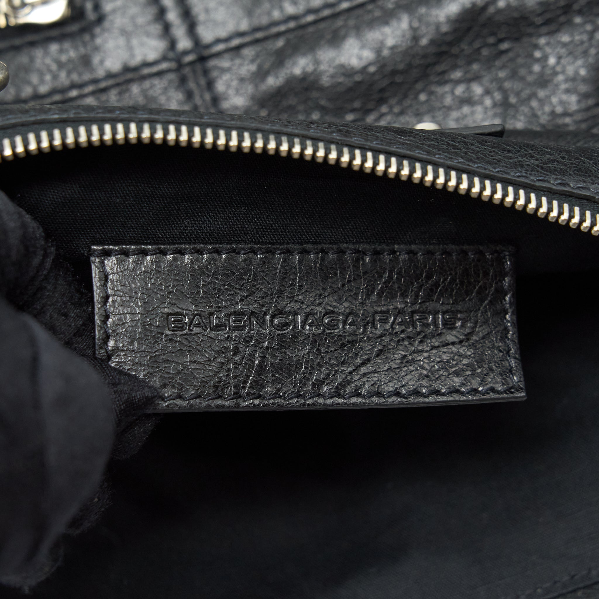BALENCIAGA TOP HANDLE VERTICAL TOTE BAG BLACK SHW