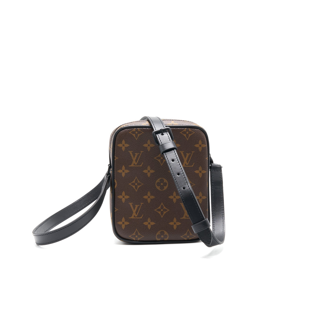 LOUIS VUITTON CHRISTOPHER WEARABLE WALLET