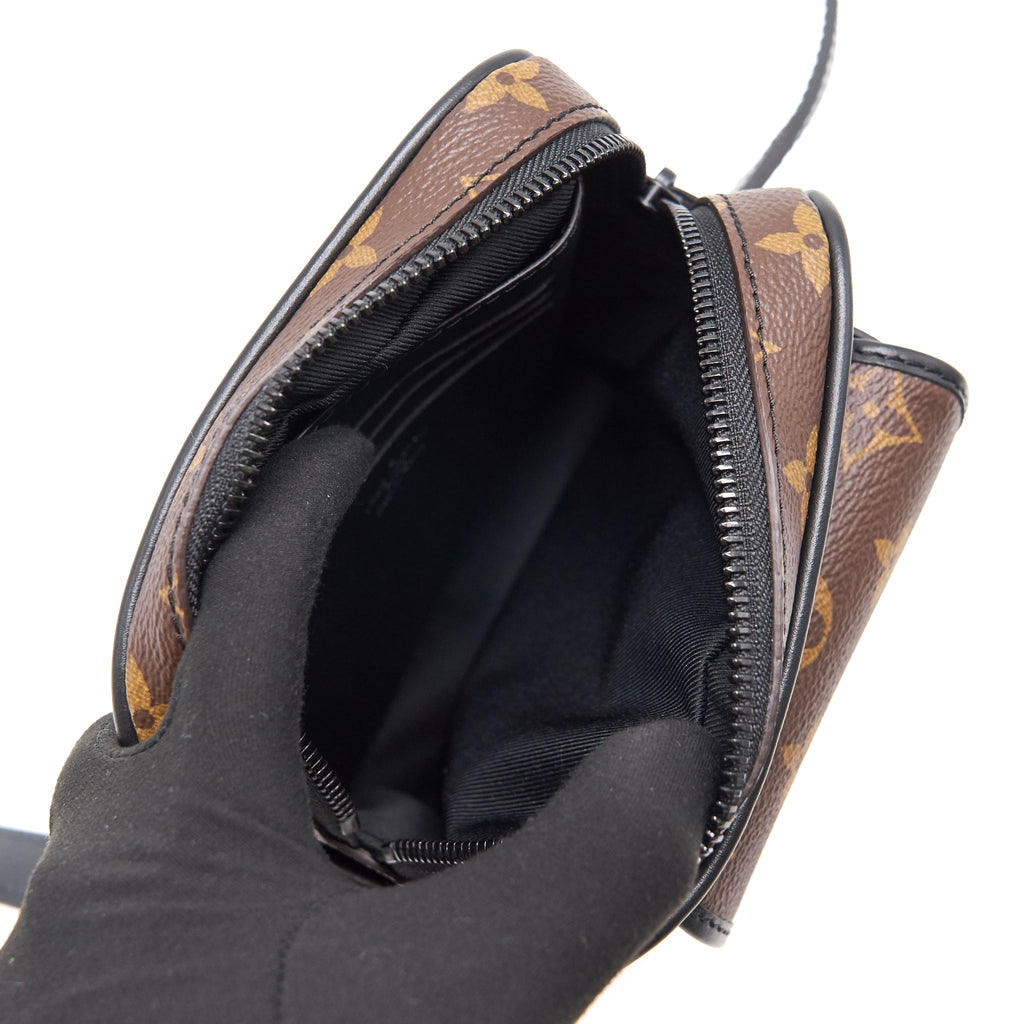 LOUIS VUITTON CHRISTOPHER WEARABLE WALLET