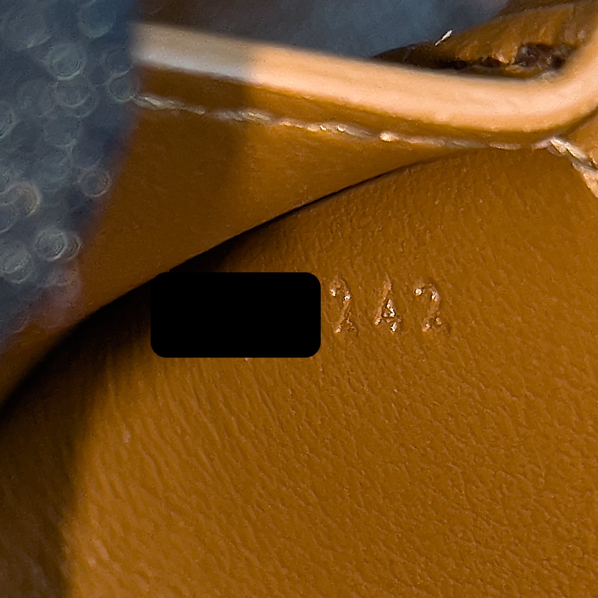 CELINE CLUTCH ON STRAP CALFSKIN TAN GHW