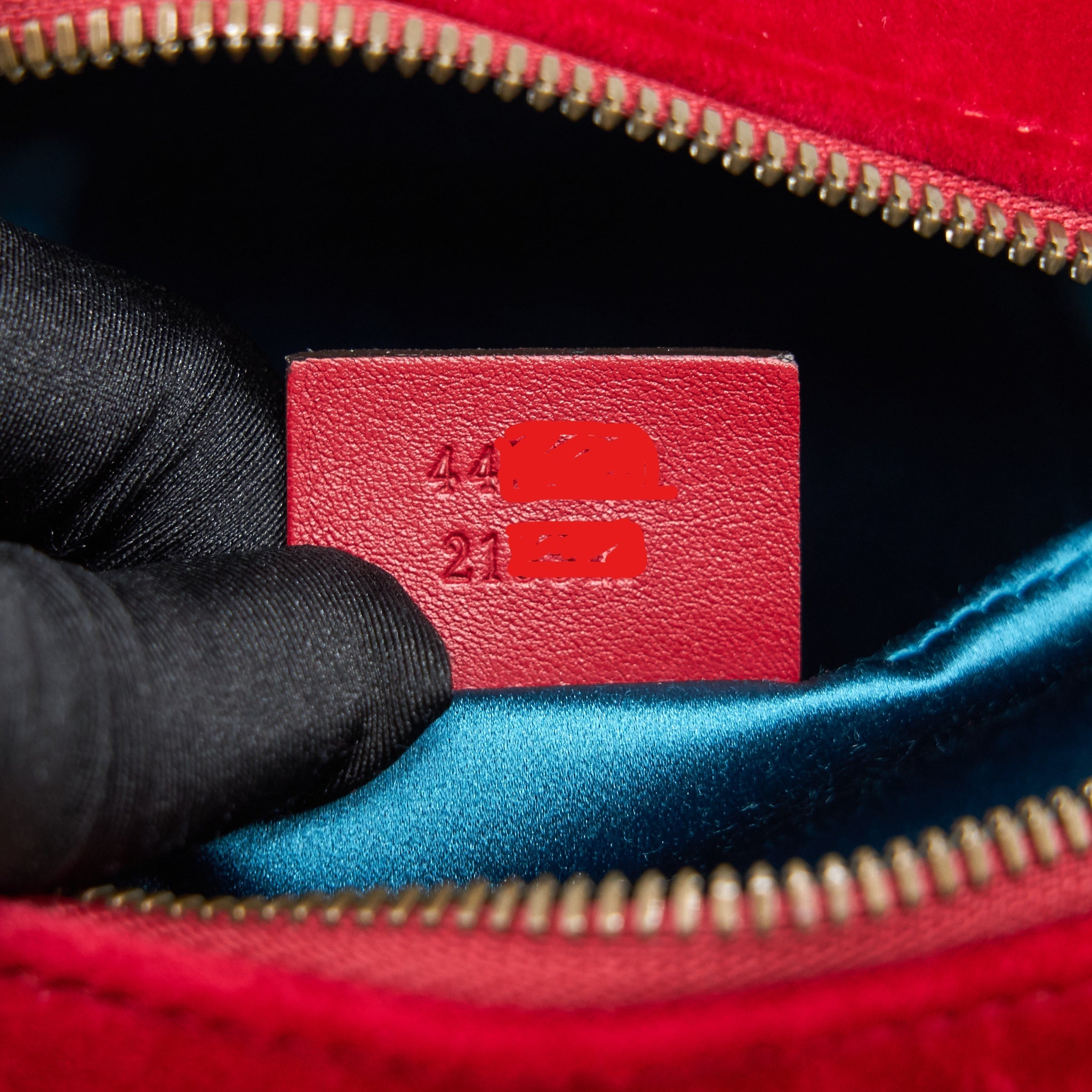 GUCCI MARMONT VALVET CAMERA BAG RED