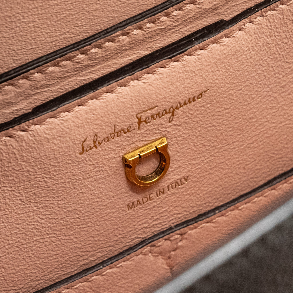 SALVATORE FERRAGAMO GANCINI ROUNDED FLAP BAG CALFSKIN BLACK GHW
