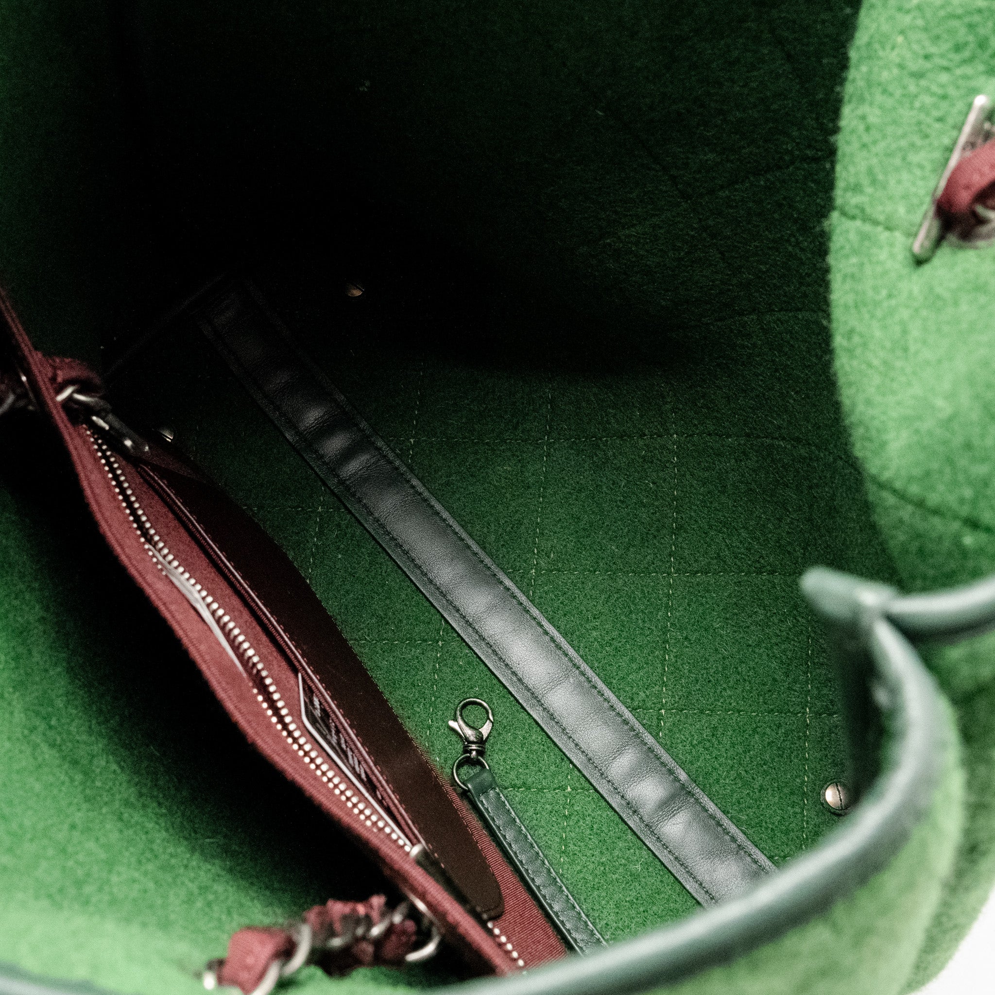 CHANEL MEDIUM QUILTED POP TOTE BAG FELT / LEATHER GREEN RUTHENIUM HARDWARE