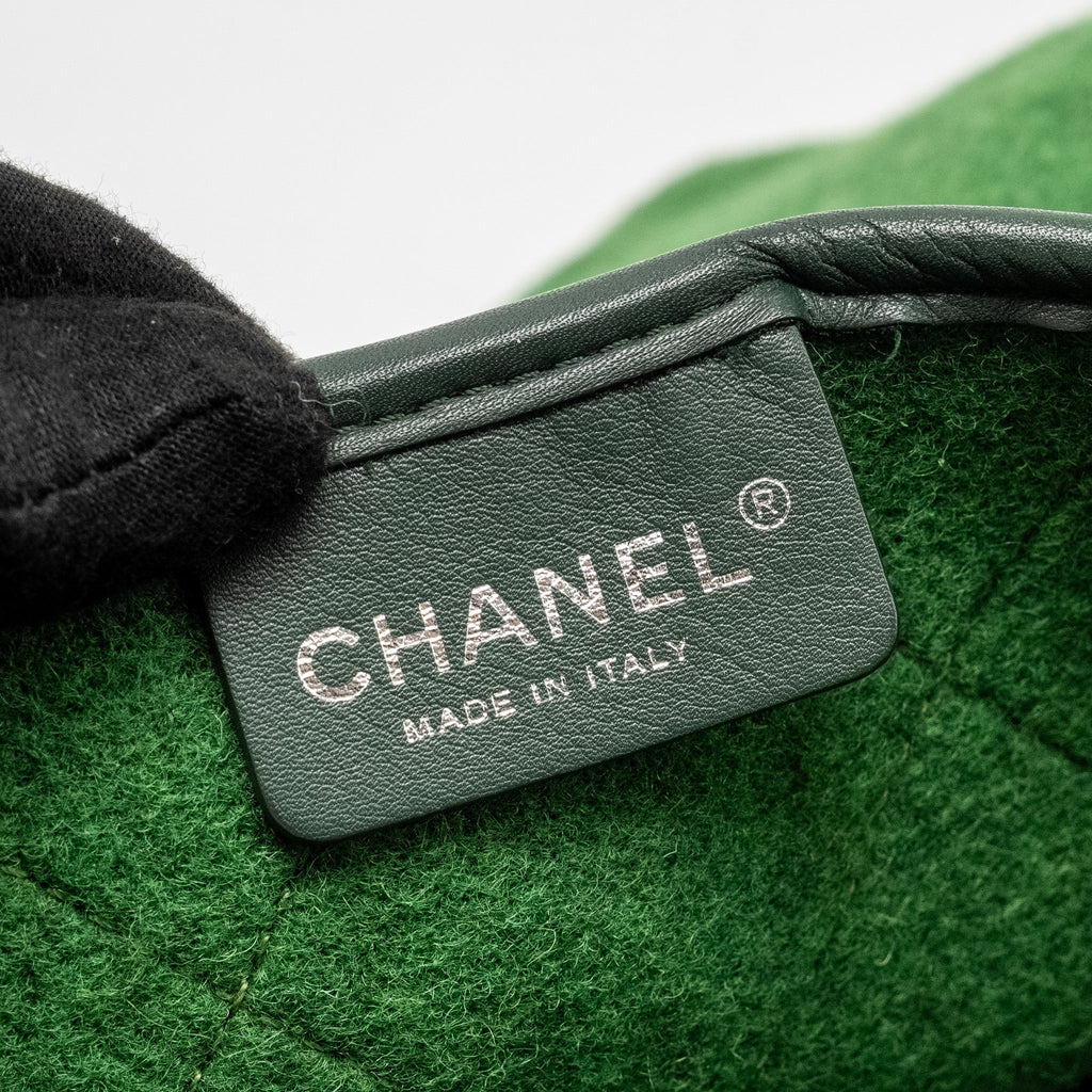 CHANEL MEDIUM QUILTED POP TOTE BAG FELT / LEATHER GREEN RUTHENIUM HARDWARE