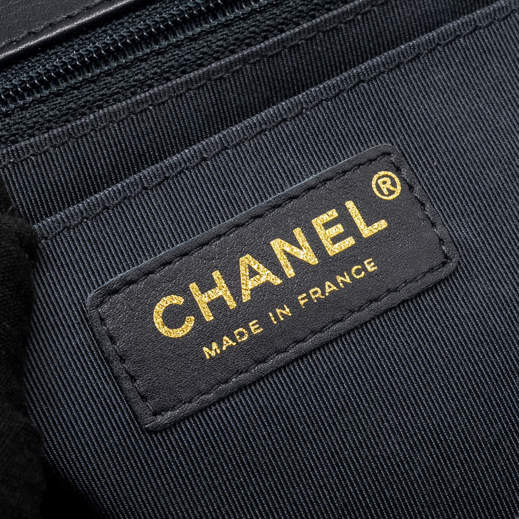 CHANEL SEASONAL CHEVRON FLAP BAG CALFSKIN DARK NAVY LGHW