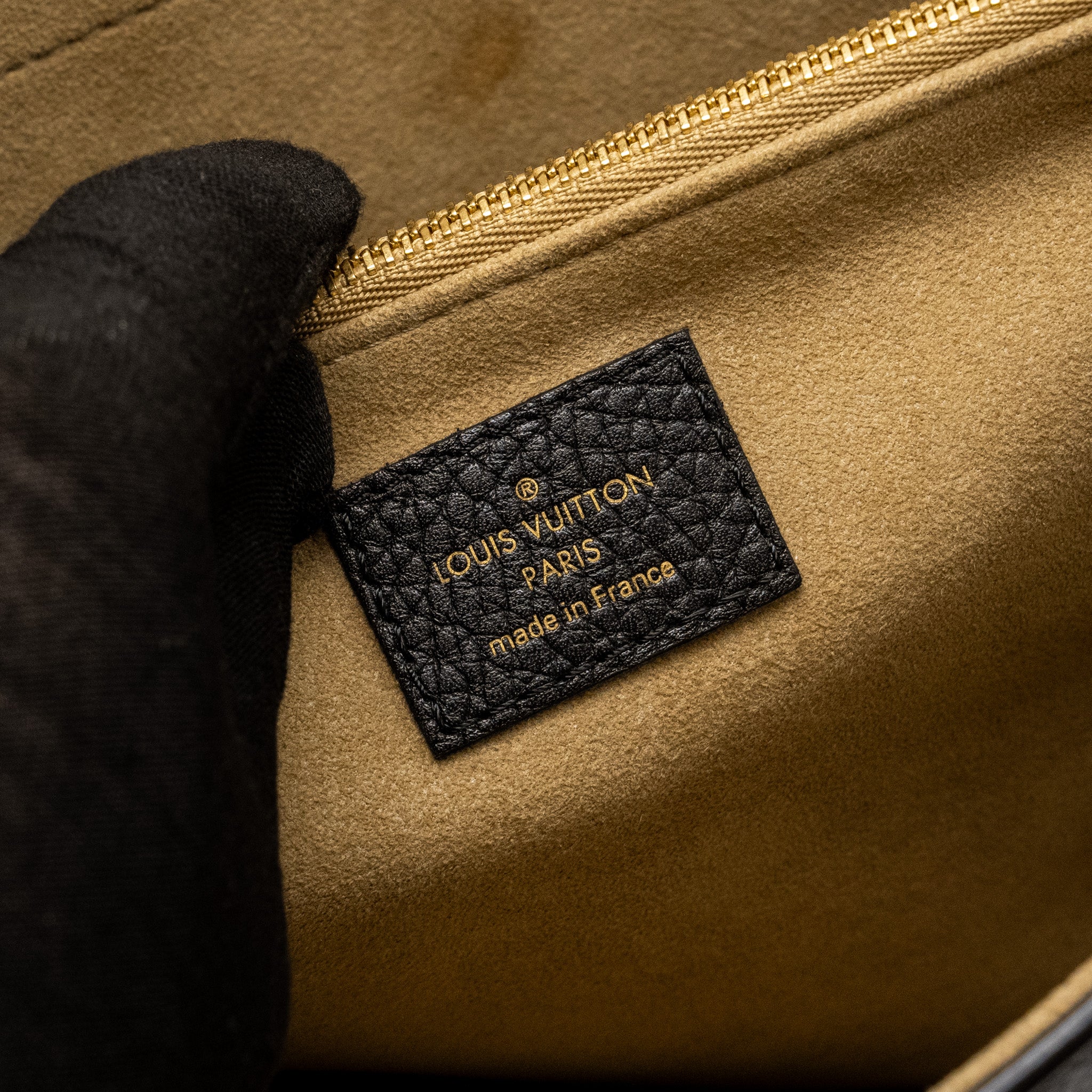LOUIS VUITTON VOLTA BAG LEATHER BLACK GHW