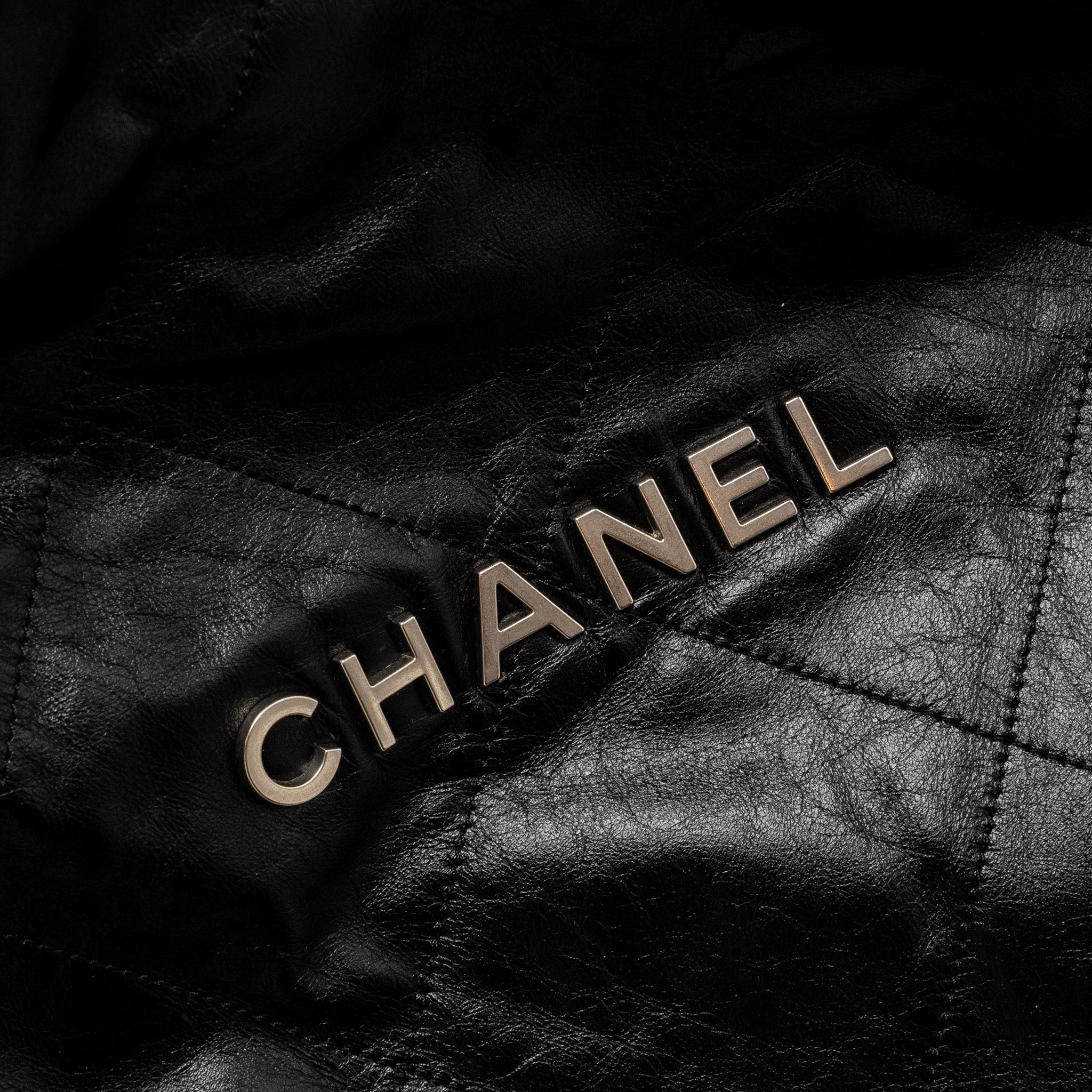 CHANEL MEDIUM 22 SHINY CALFSKIN BLACK SHW (MICROCHIP)