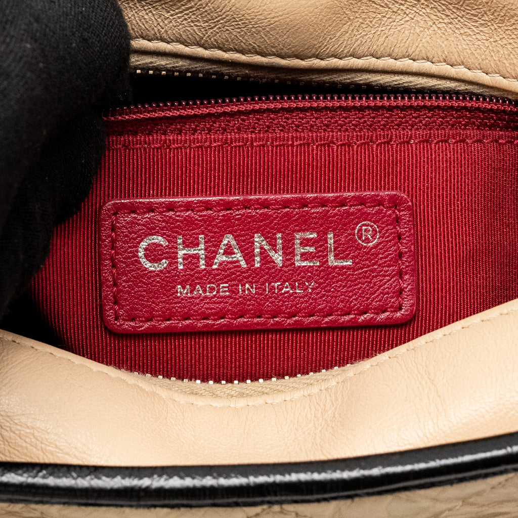 CHANEL SMALL GABRIELLE HOBO BAG AGED CALFSKIN BEIGE / BLACK MULTICOLOUR HARDWARE