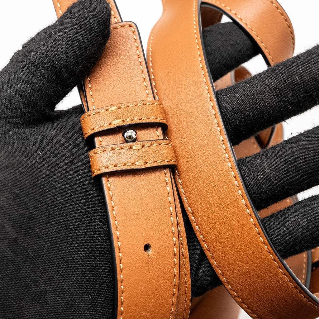 LOEWE SMALL HAMMOCK BAG CALFSKIN TAN SHW