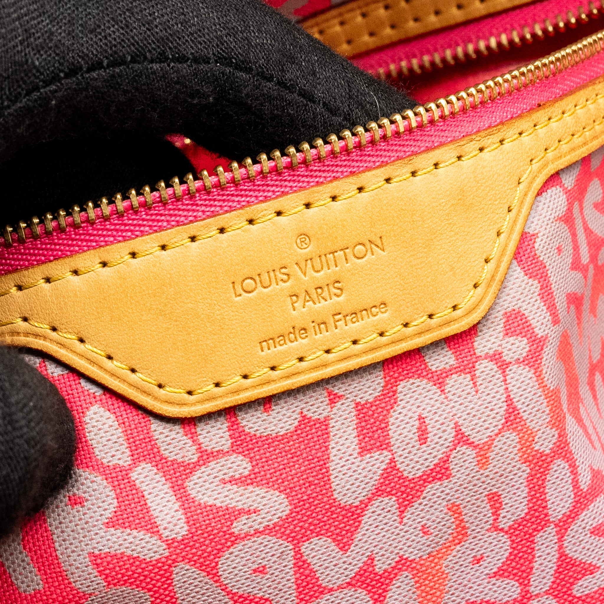 LOUIS VUITTON NEVERFULL GM STEPHEN SPROUSE PINK MONOGRAM GRAFFITI COATED / ZIP WALLET GHW (SELL IN A SET)