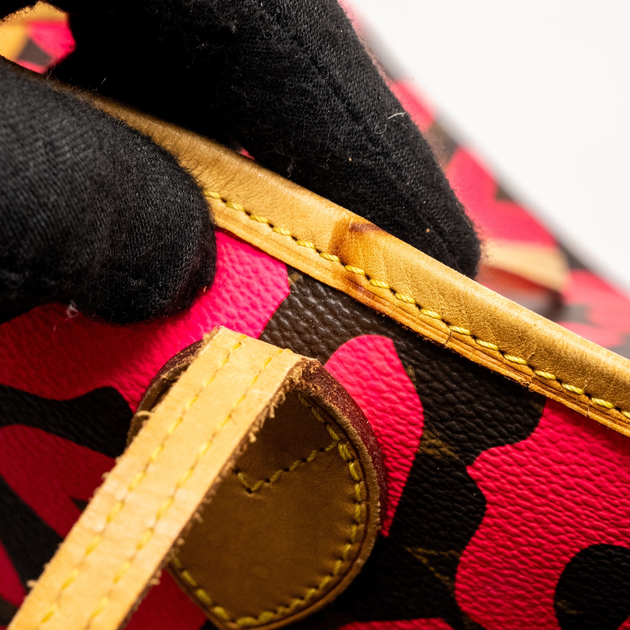 LOUIS VUITTON NEVERFULL GM STEPHEN SPROUSE PINK MONOGRAM GRAFFITI COATED / ZIP WALLET GHW (SELL IN A SET)