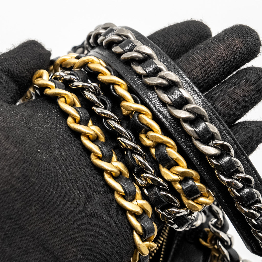 CHANEL 19 ROUND CLUTCH WITH CHAIN LAMBSKIN BLACK WITH MULTICOLOR HARDWARE