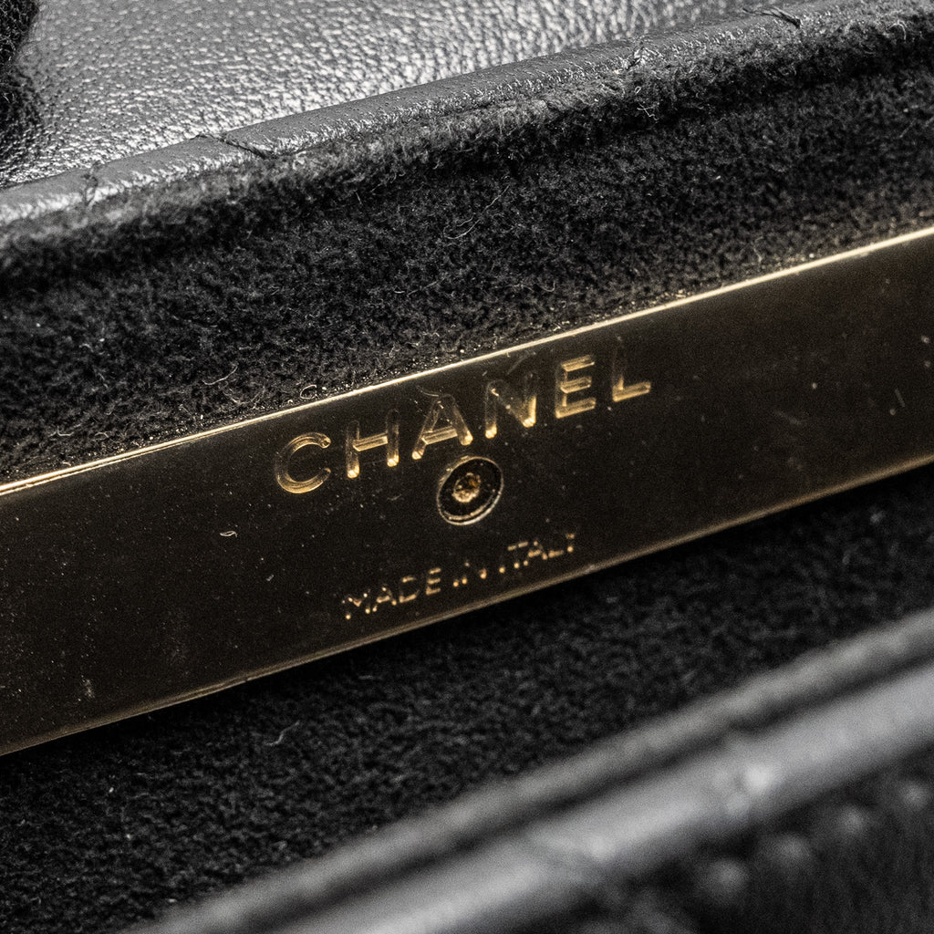 CHANEL 22A PHONE CASE/MINI WALLET ON CHAIN LAMBSKIN BLACK LGHW (MICROCHIP)