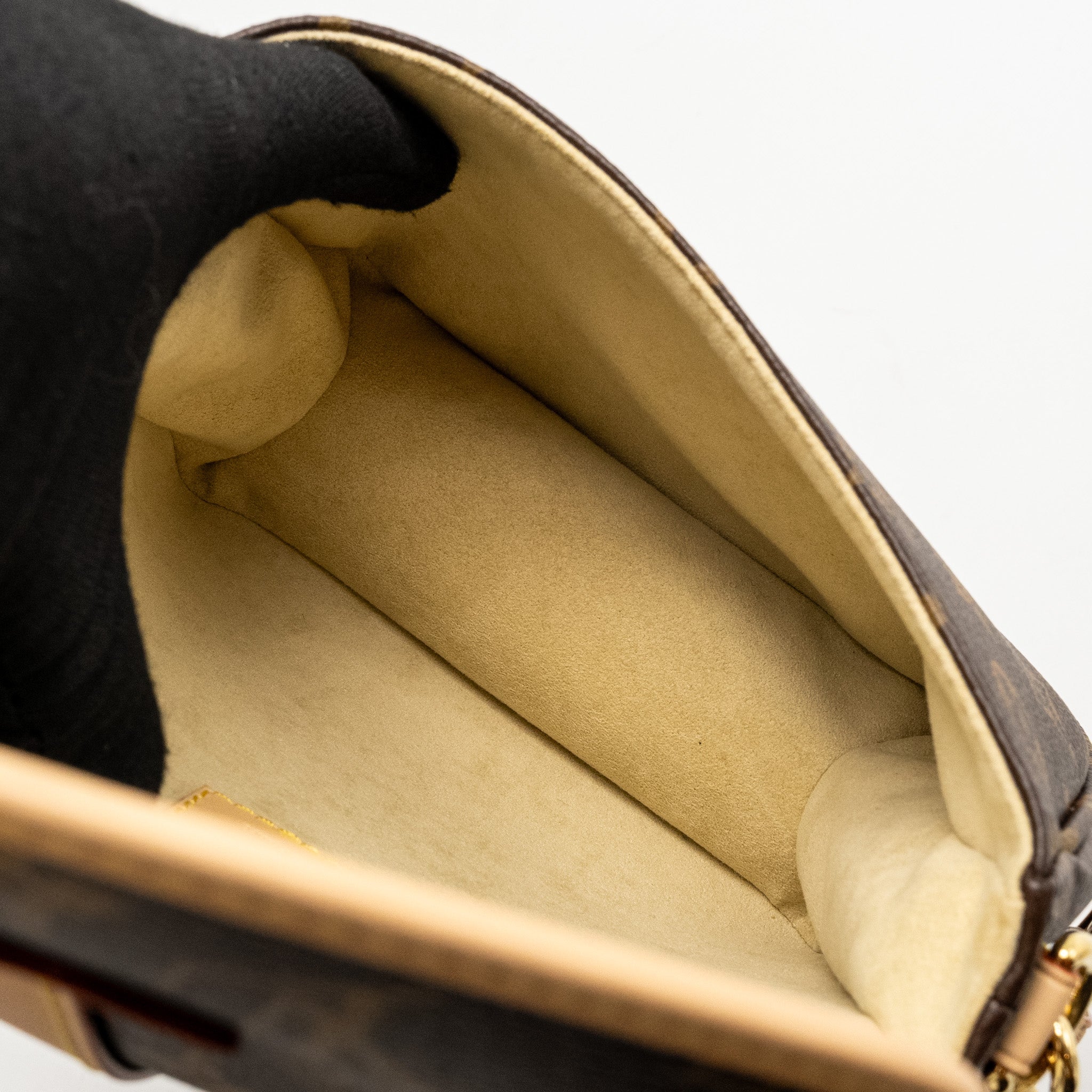 LOUIS VUITTON SAUMUR BB MONOGRAM CANVAS GHW