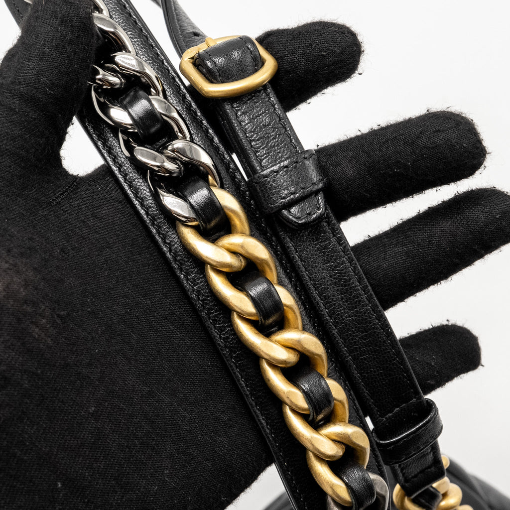 CHANEL 19 QUILTED WAIST BELT BAG SHINY GOATSKIN BLACK GHW