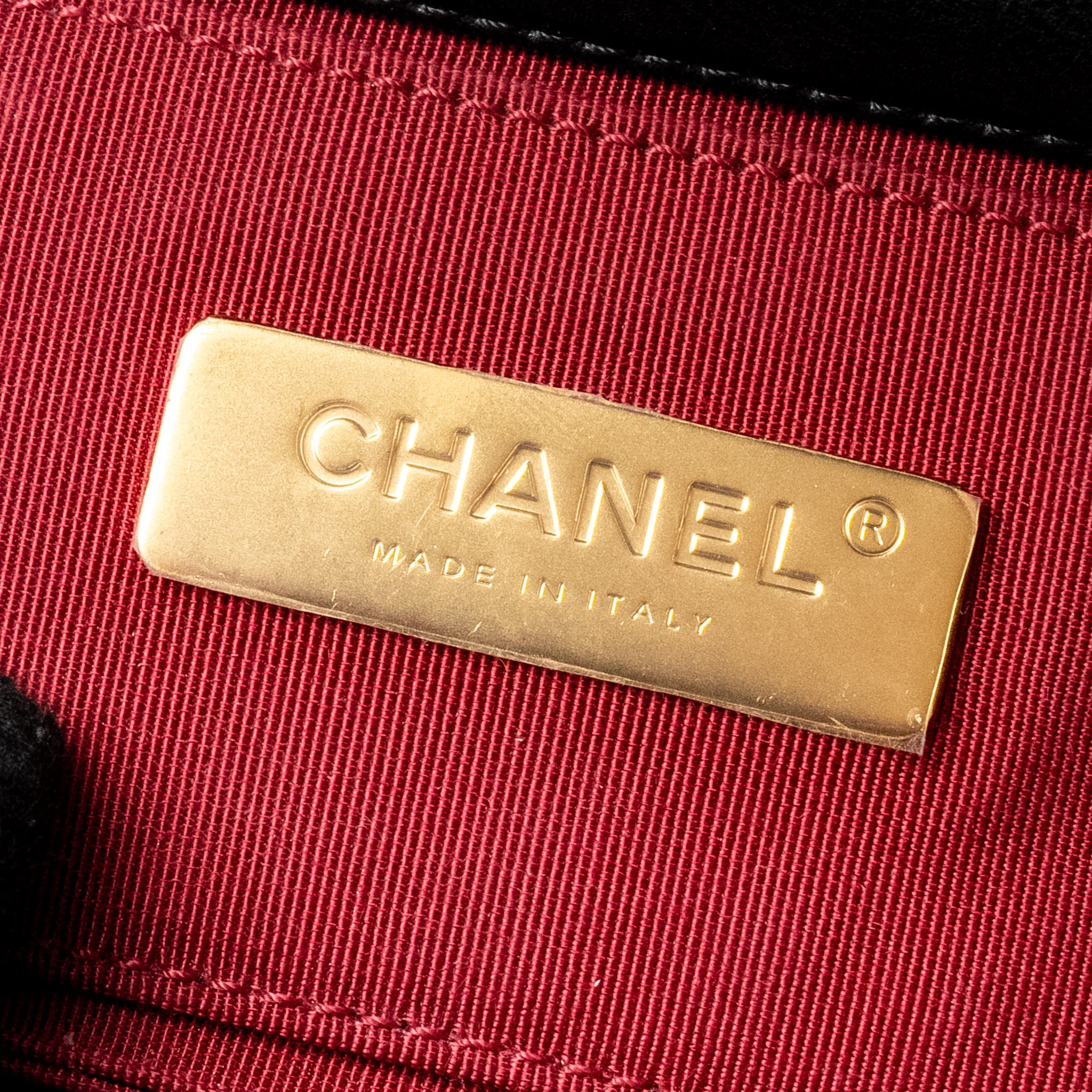 CHANEL 19 QUILTED WAIST BELT BAG SHINY GOATSKIN BLACK GHW