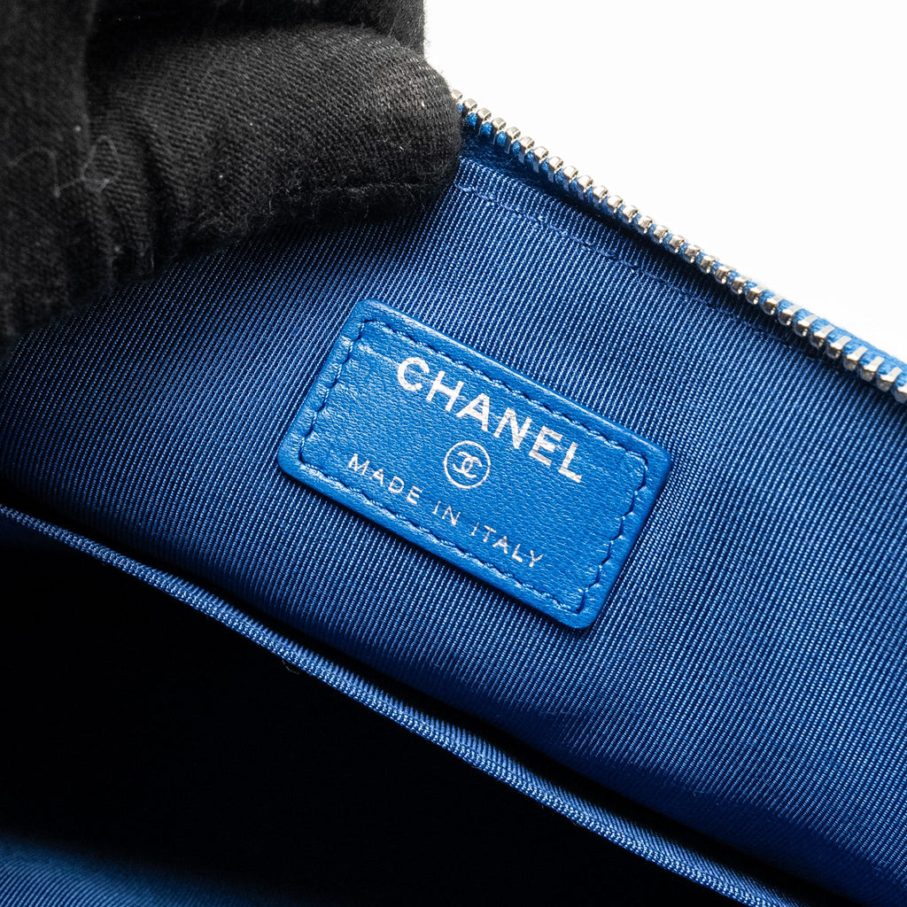 CHANEL QUILTED O-CASE POUCH TWEED/LEATHER BLUE/MULTICOLOUR SHW