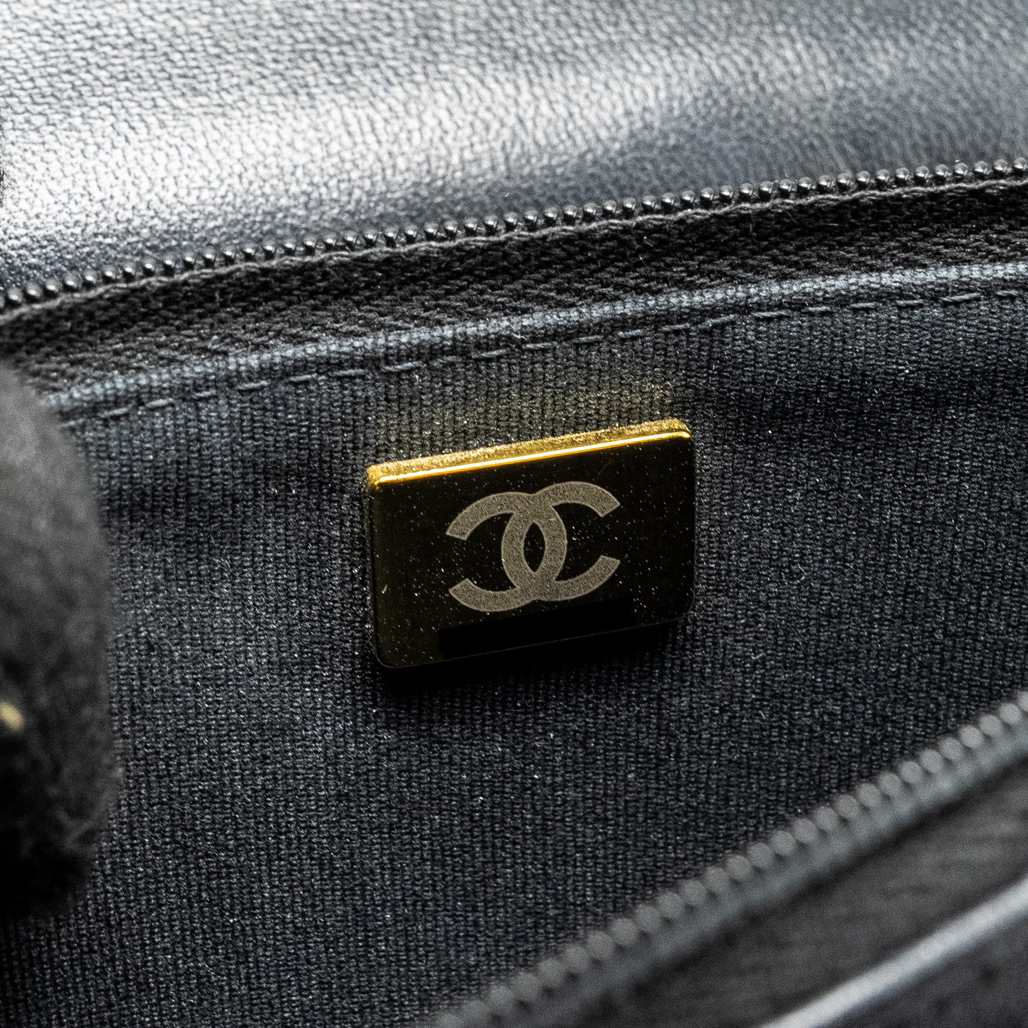 CHANEL 23A LION CHARMS WALLET ON CHAIN LAMBSKIN BLACK GHW (MICROCHIP)