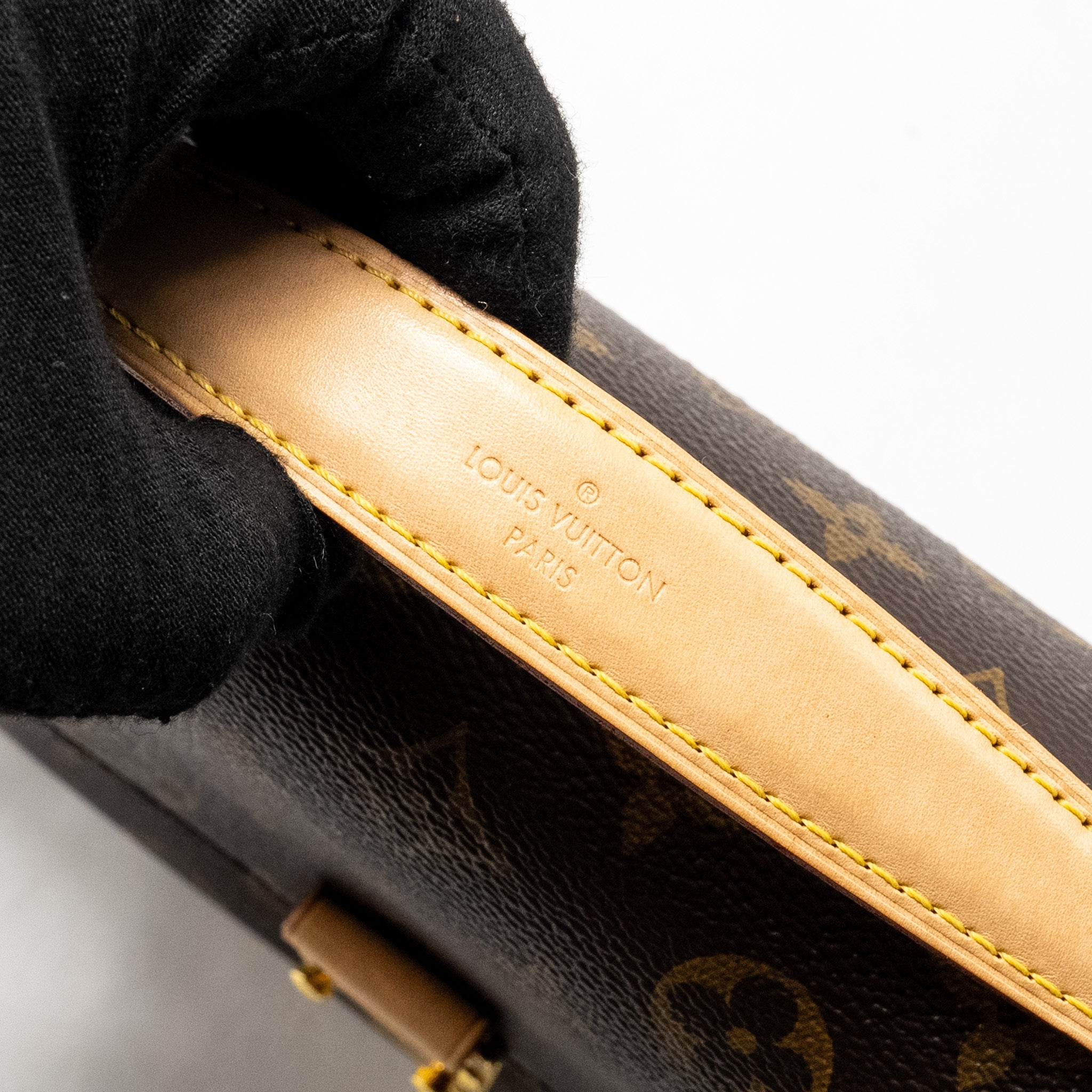 LOUIS VUITTON POCHETTE METIS MONOGRAM CANVAS GHW