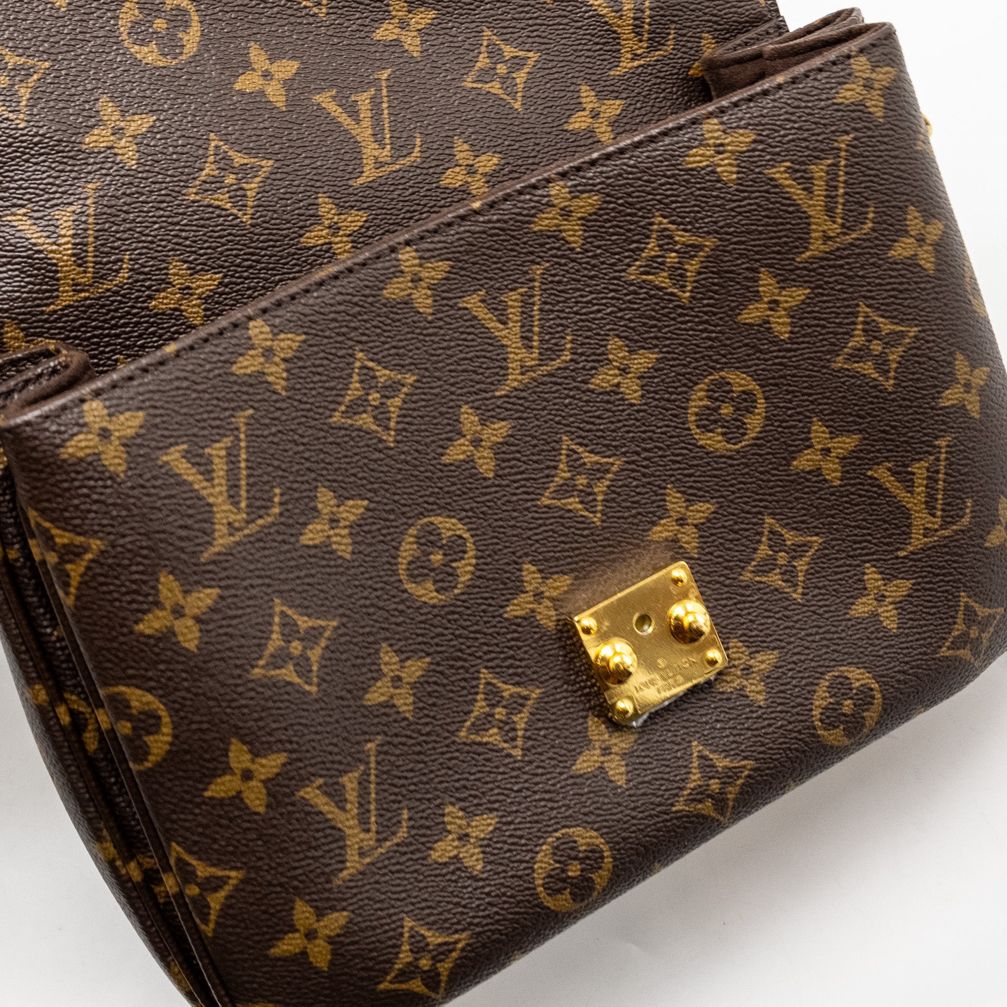 LOUIS VUITTON POCHETTE METIS MONOGRAM CANVAS GHW