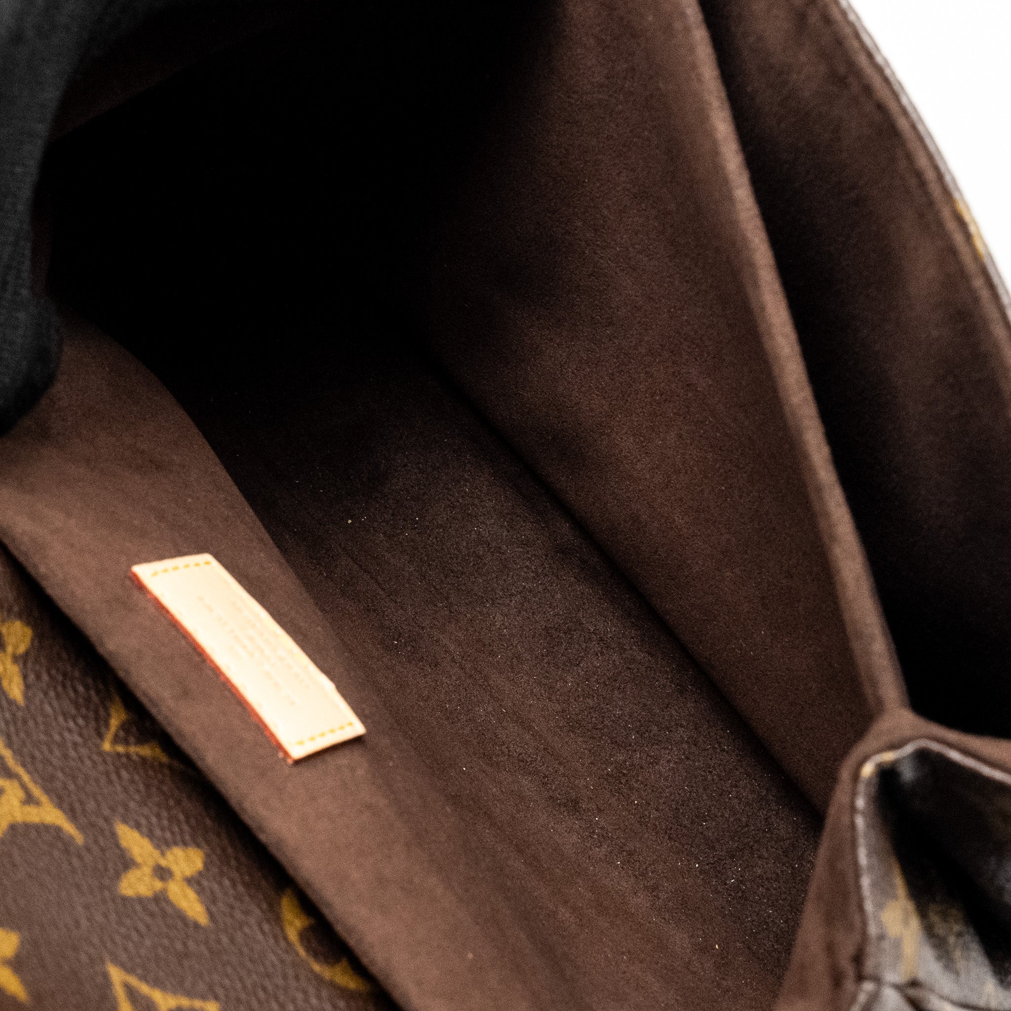 LOUIS VUITTON POCHETTE METIS MONOGRAM CANVAS GHW