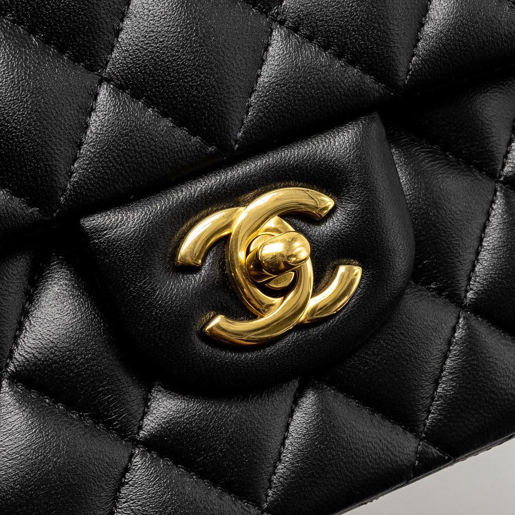 CHANEL MEDIUM CLASSIC DOUBLE FLAP BAG LAMBSKIN BLACK GHW (MICROCHIP)