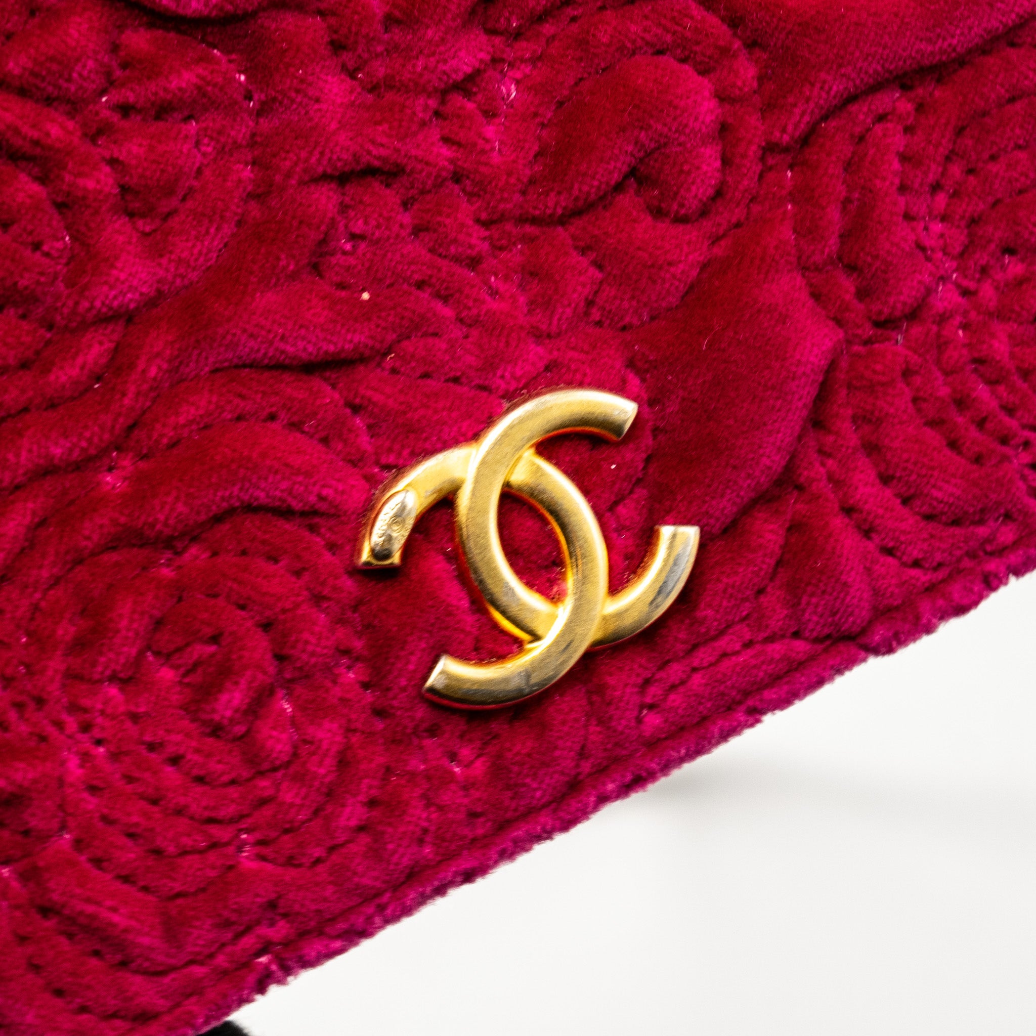 CHANEL 21A MINI CAMELIA FLAP BAG VELVET FUSHIA GHW