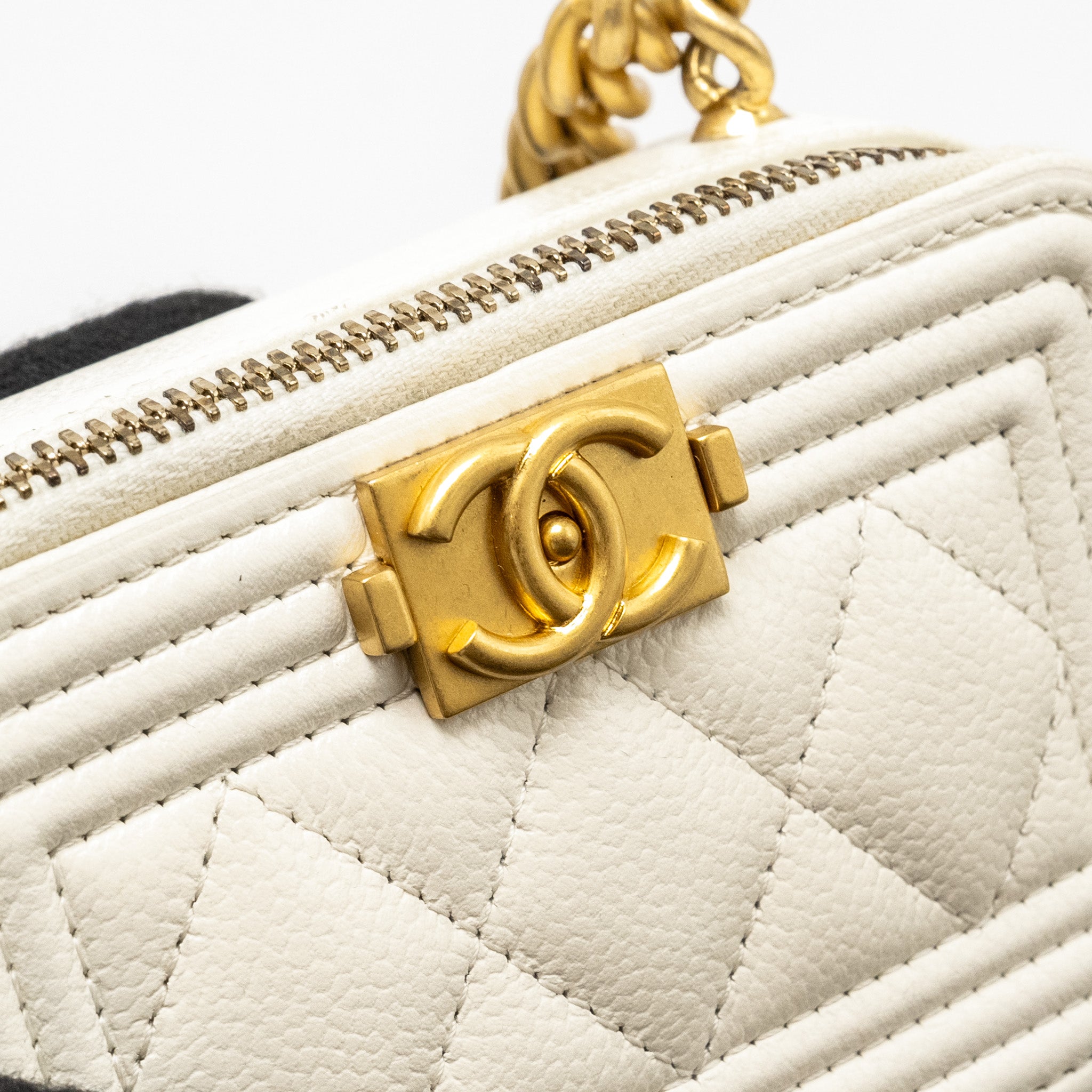 CHANEL BOY CHAIN CLUTCH CAVIAR WHITE GHW (MICROCHIP)