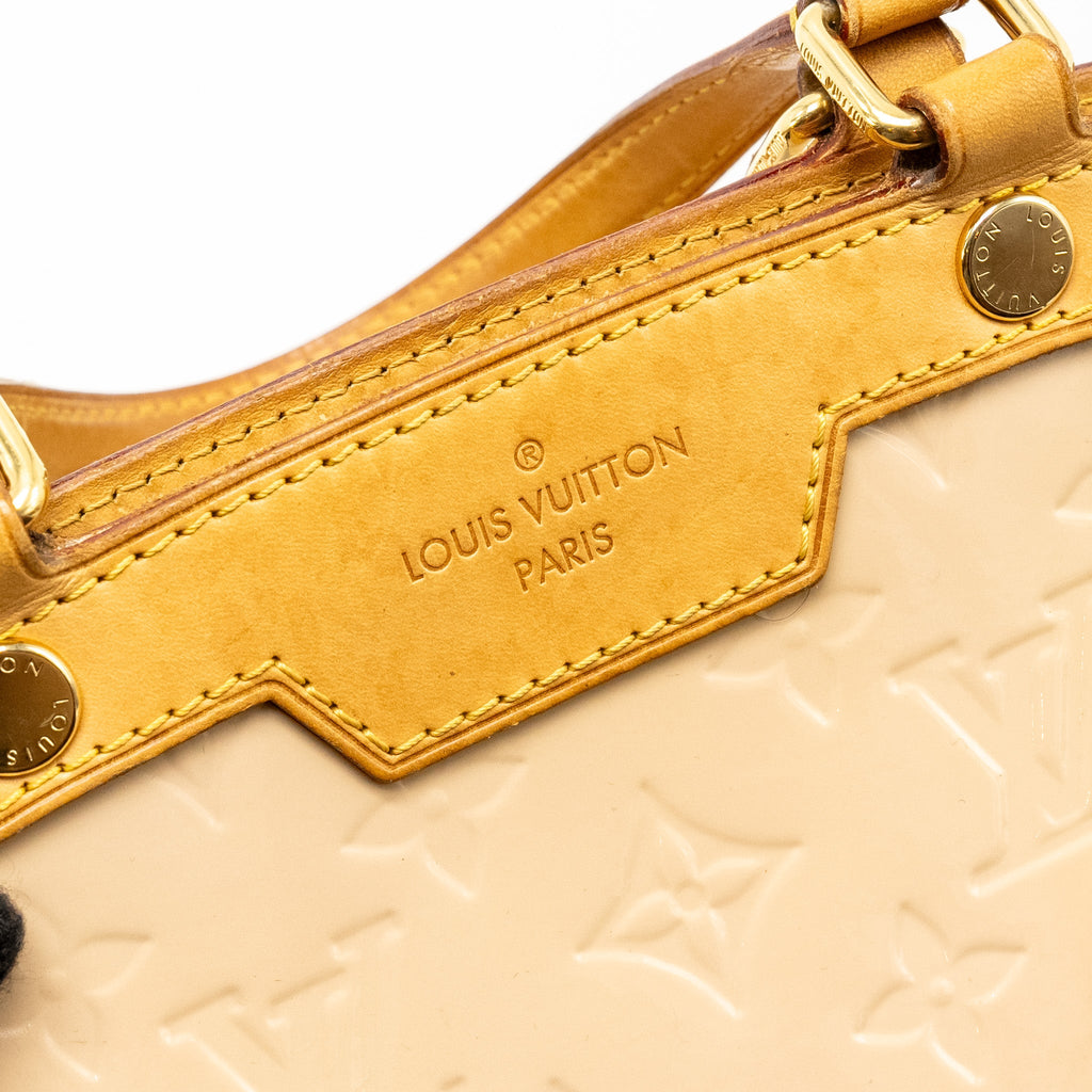 LOUIS VUITTON VERNIS BREA MM PATENT MONOGRAM BEIGE GHW
