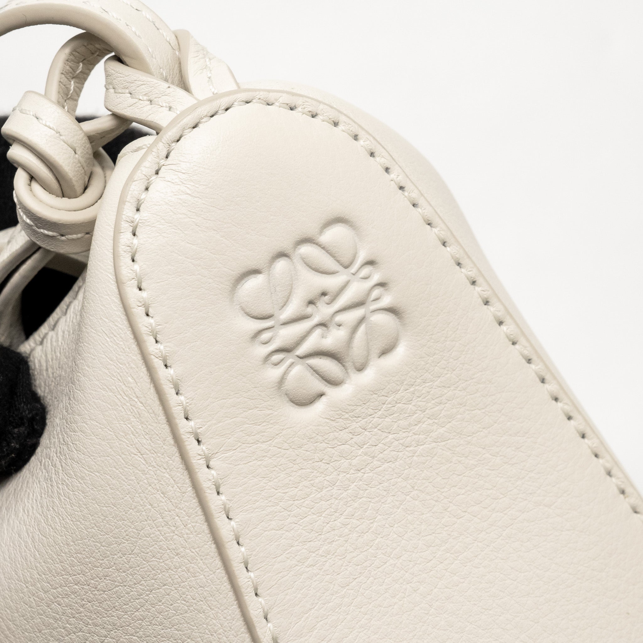 LOEWE MINI HAMMOCK HOBO CLASSIC CALFSKIN WHITE SHW