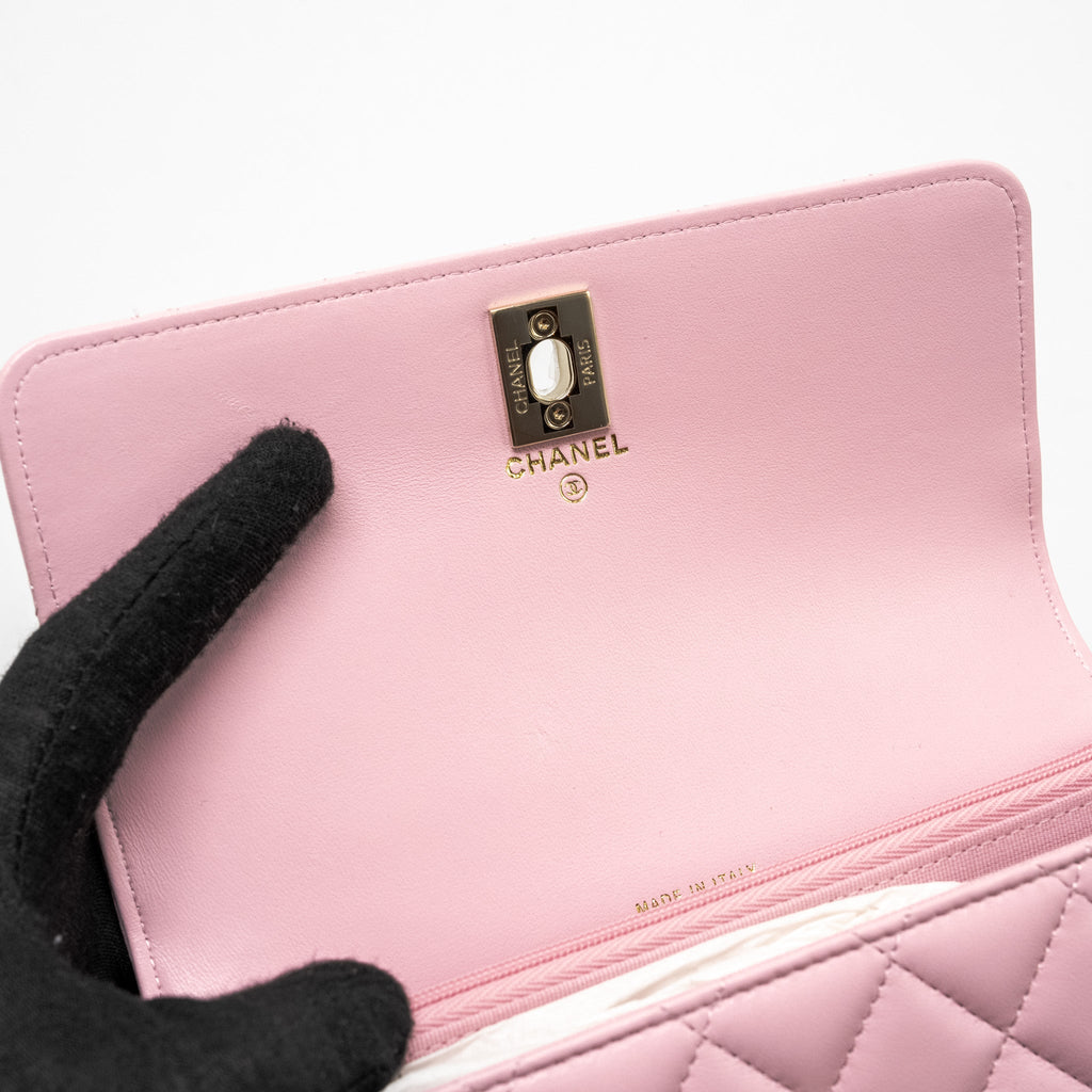 CHANEL PEARL DETAILED TOP HANDEL WALLET ON CHAIN LAMBSKIN PINK LGHW (MICROCHIP)