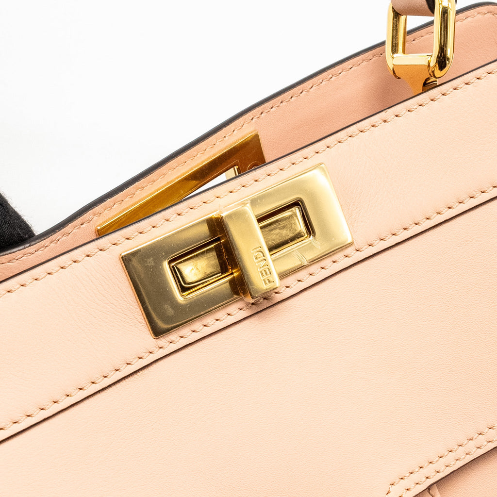FENDI MEDIUME PEEKABOO ISEEU TOTE LAMBSKIN LIGHT PINK GHW