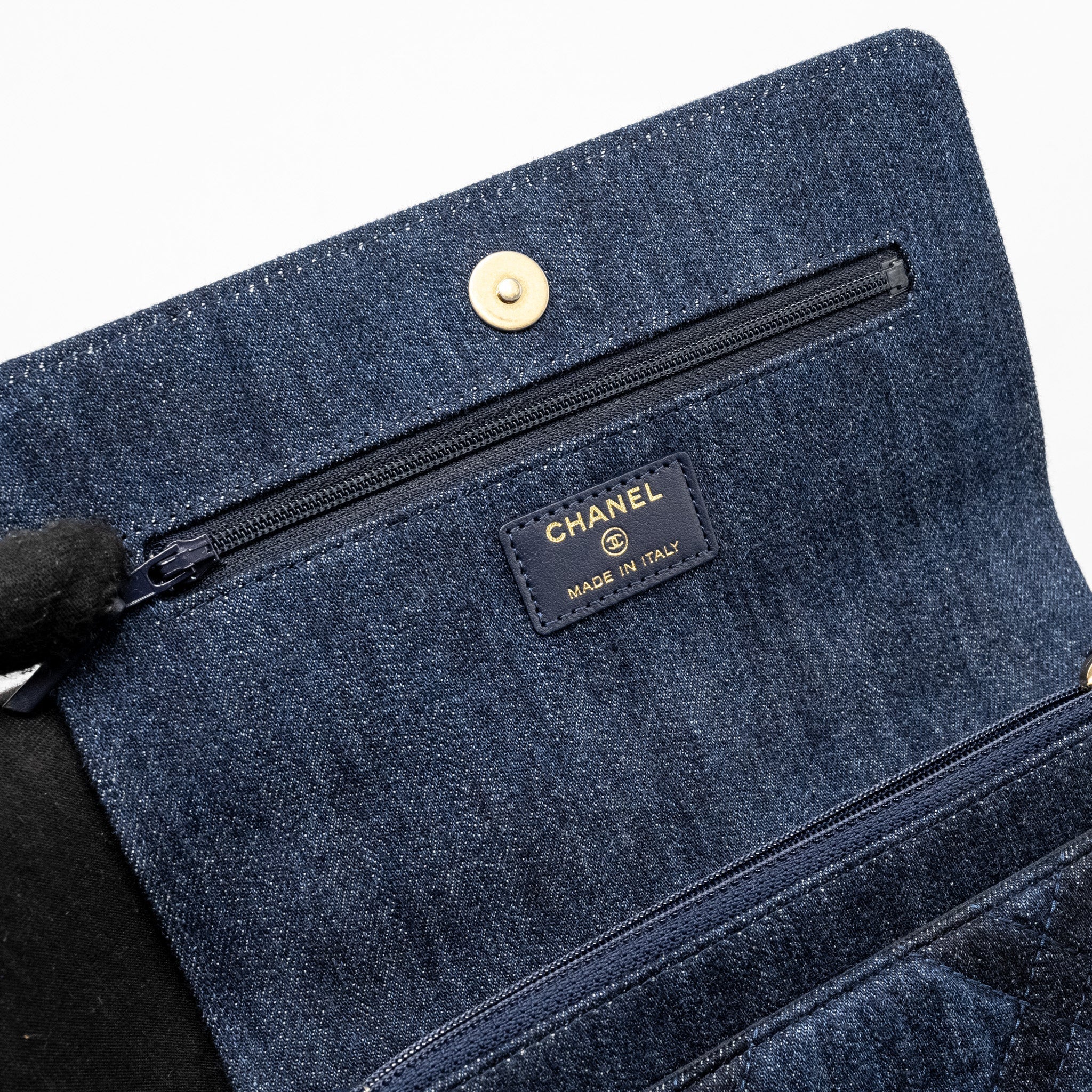 CHANEL 19 WALLET ON CHAIN DENIM BLUE MULTICOLOUR HARDWARE (MICROCHIP)