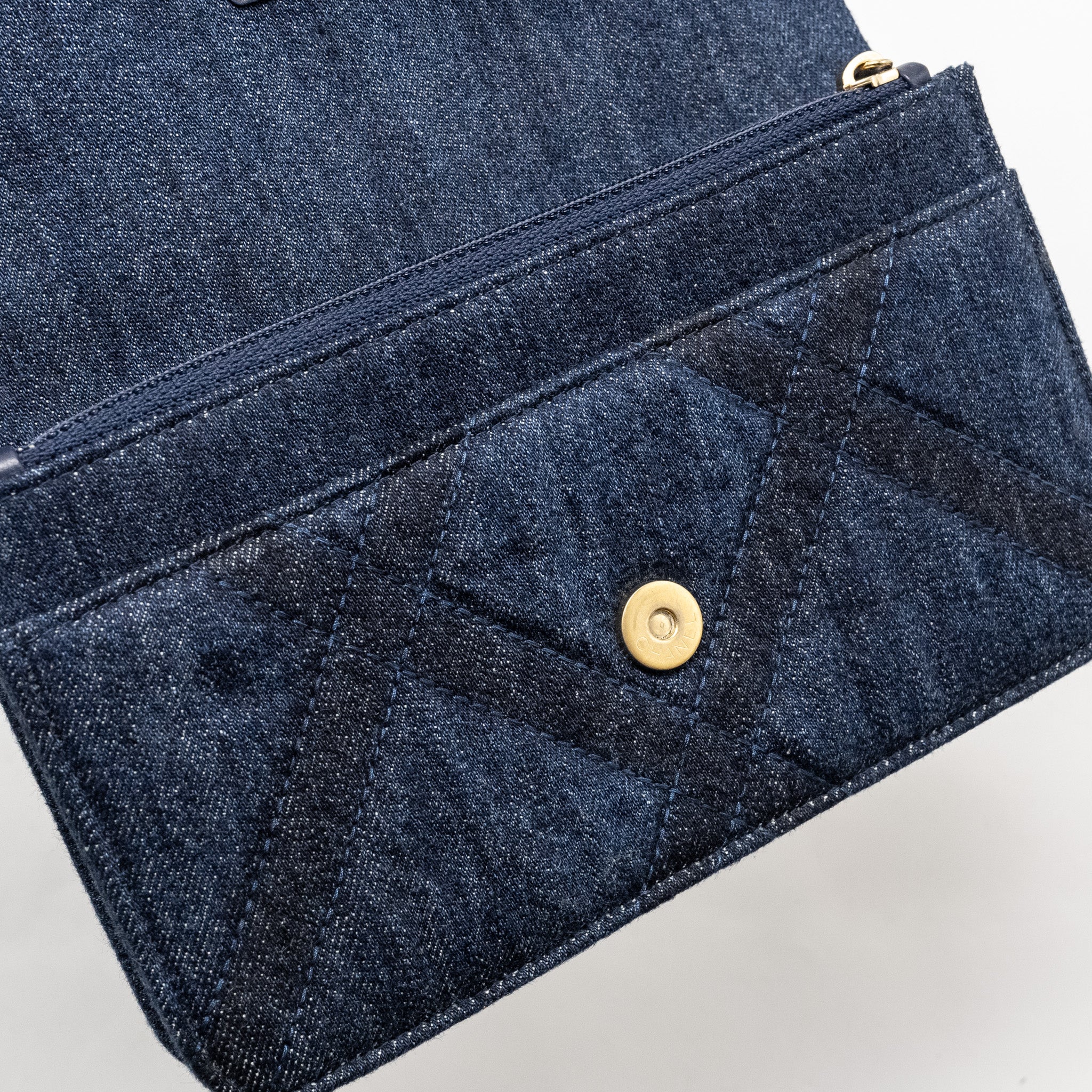CHANEL 19 WALLET ON CHAIN DENIM BLUE MULTICOLOUR HARDWARE (MICROCHIP)
