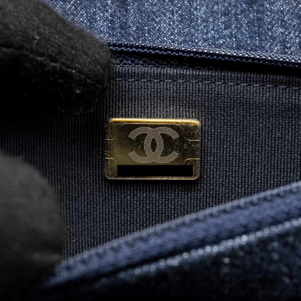 CHANEL 19 WALLET ON CHAIN DENIM BLUE MULTICOLOUR HARDWARE (MICROCHIP)