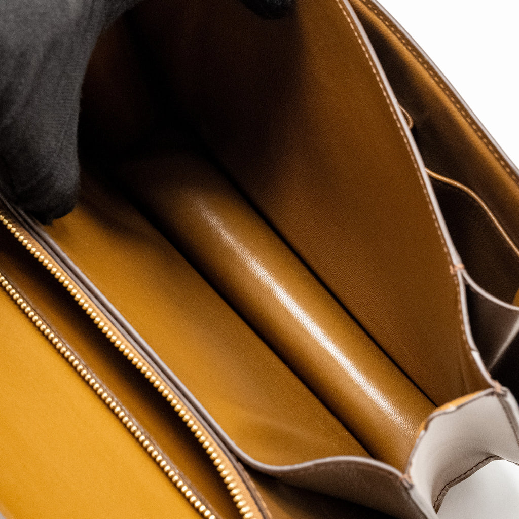 CELINE MEDIUM CLASSIC BOX CALFSKIN CAMEL GHW