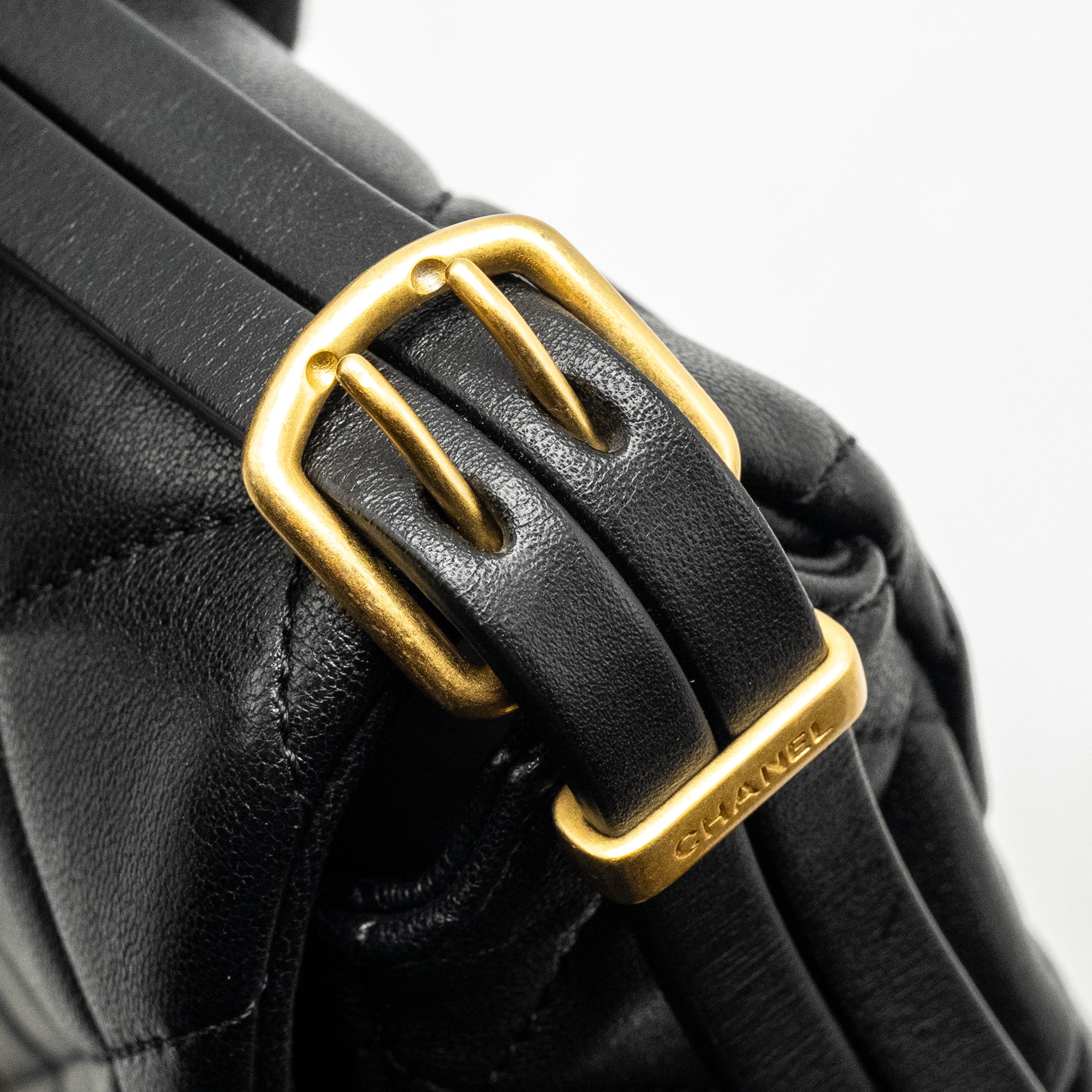 CHANEL 23B DETAIL CHAINS QUILTED FLAP BAG LAMBSKIN BLACK GHW(MICROCHIP)