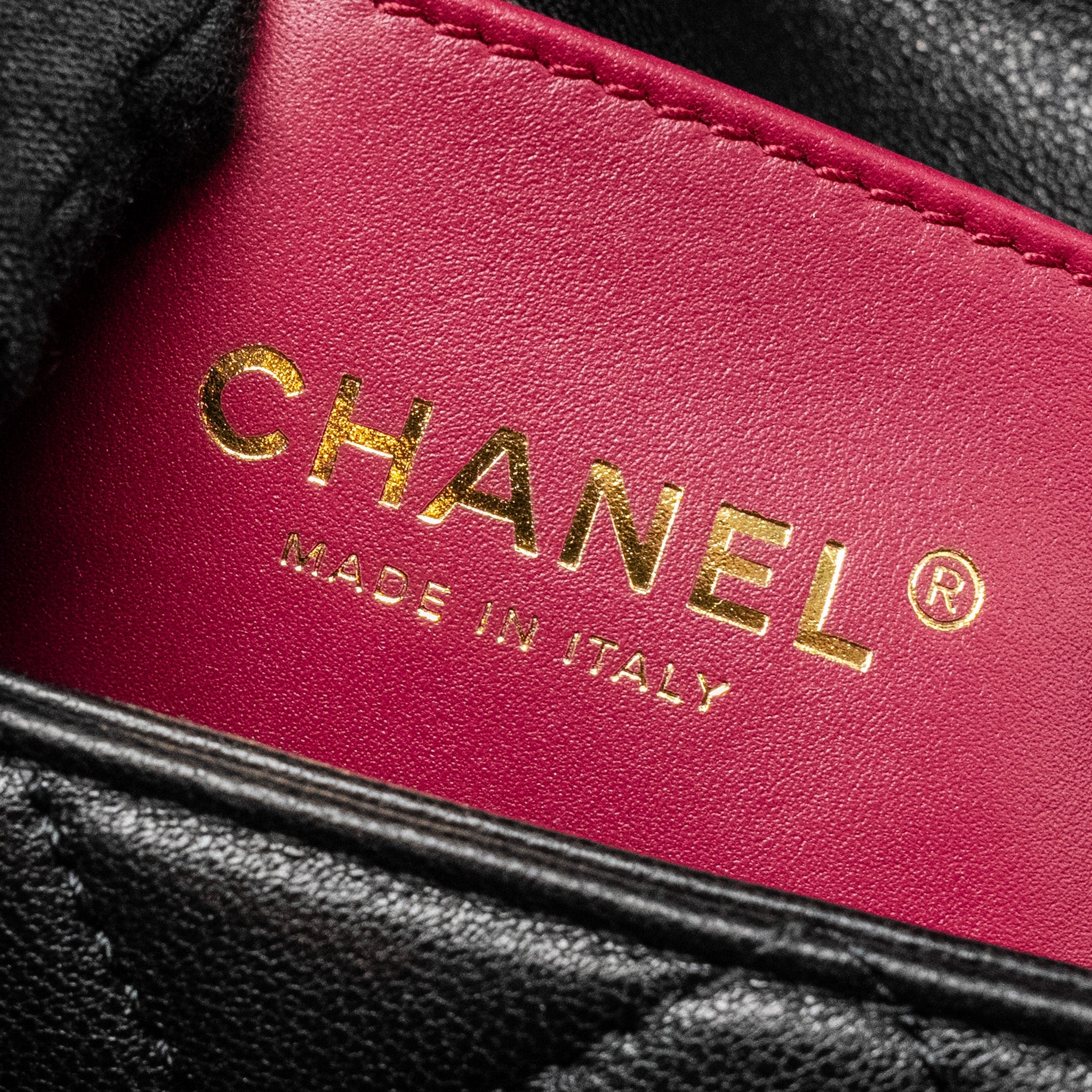 CHANEL 23B DETAIL CHAINS QUILTED FLAP BAG LAMBSKIN BLACK GHW(MICROCHIP)