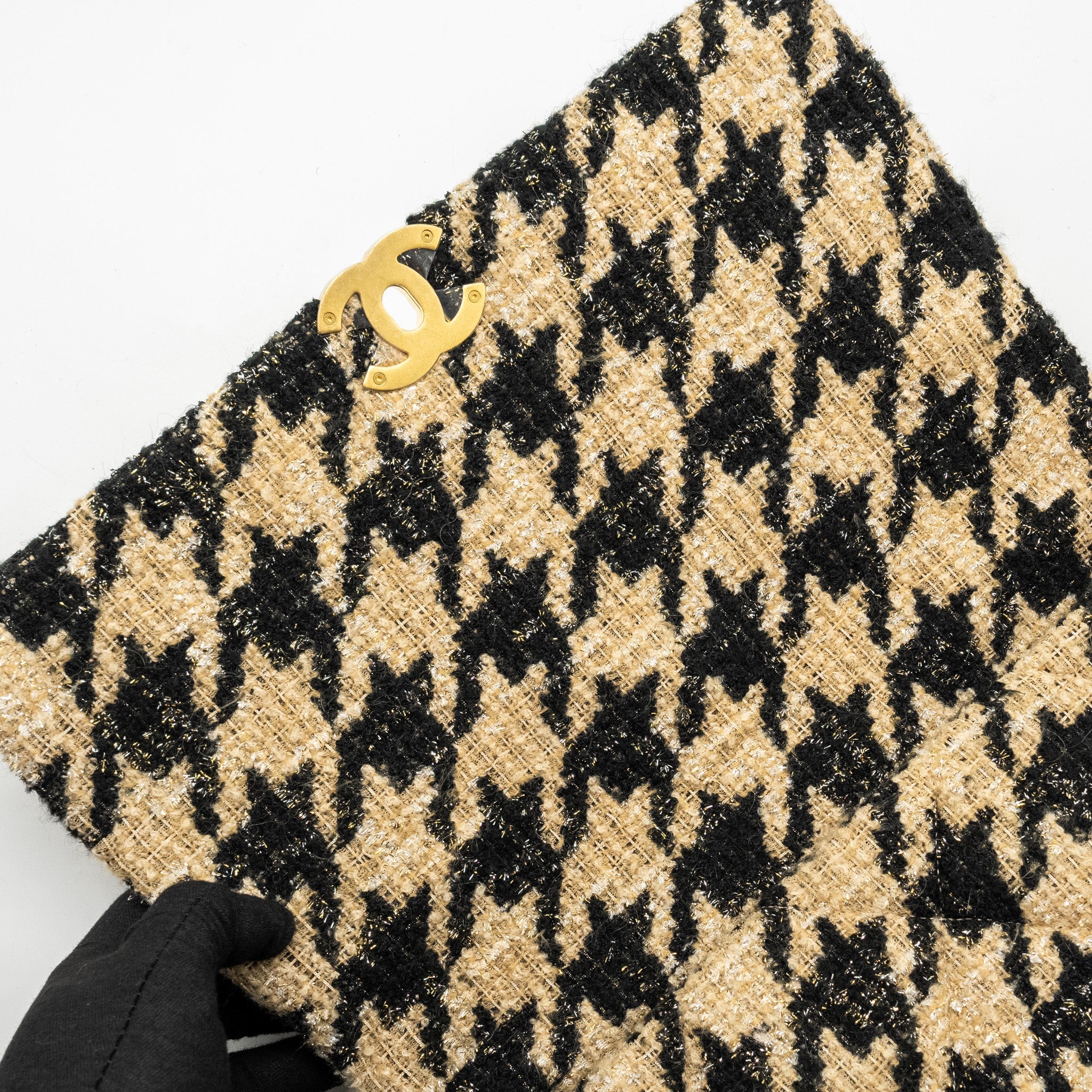 CHANEL MAXI 19 BAG TWEED BEIGE/BLACK MULTICOLOUR HARDWARE