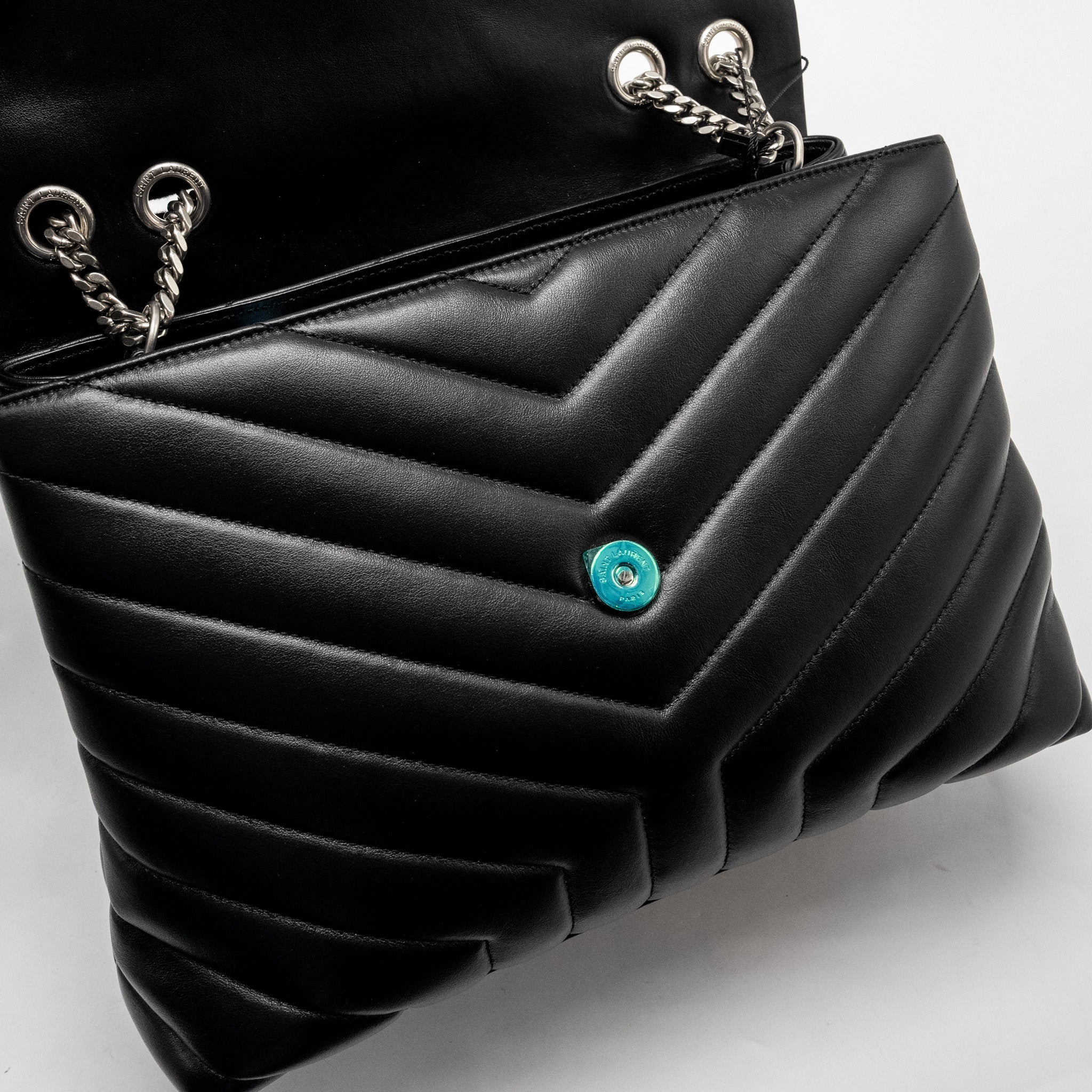 SAINT LAURENT/YSL MEDIUM LOULOU SHOULDER BAG CALFSKIN BLACK SHW
