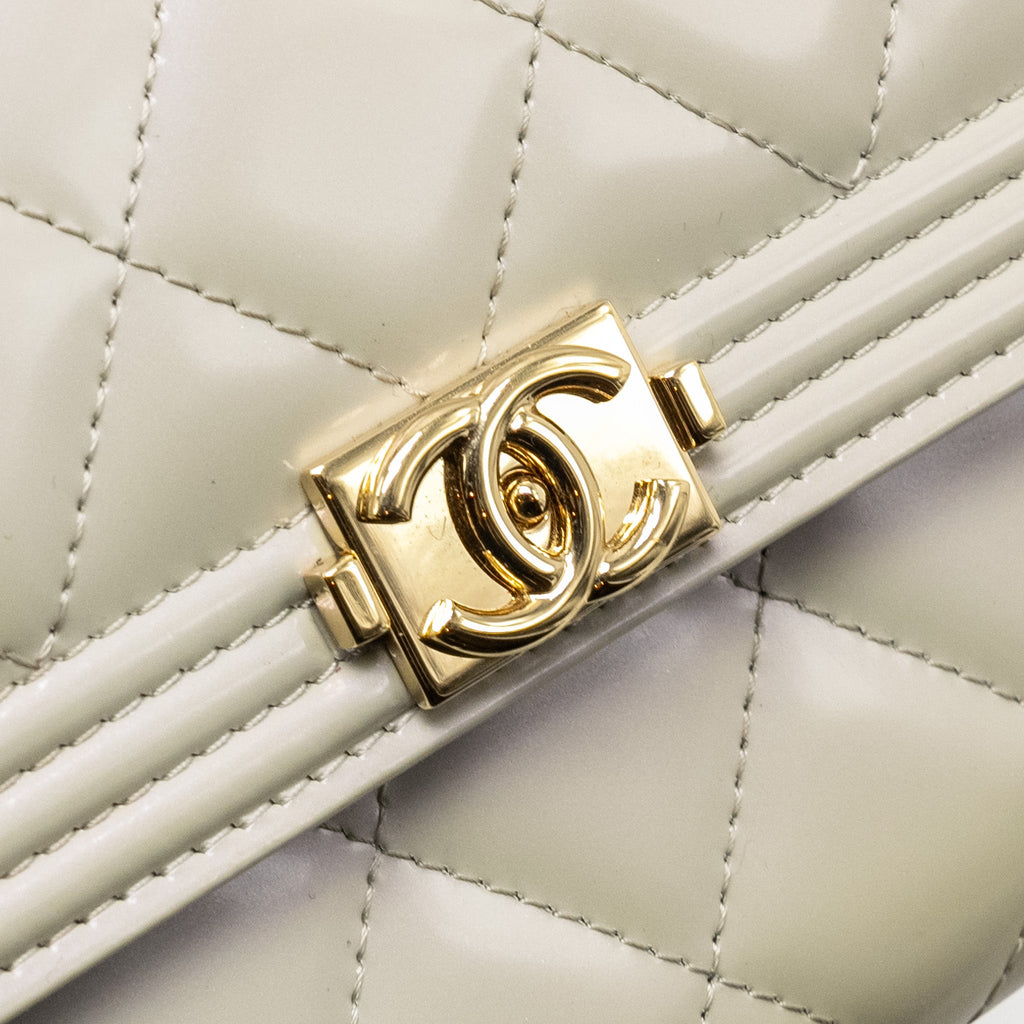 CHANEL BOY LONG WALLET PATENT IRIDESCENT LIGHT GREY LGHW